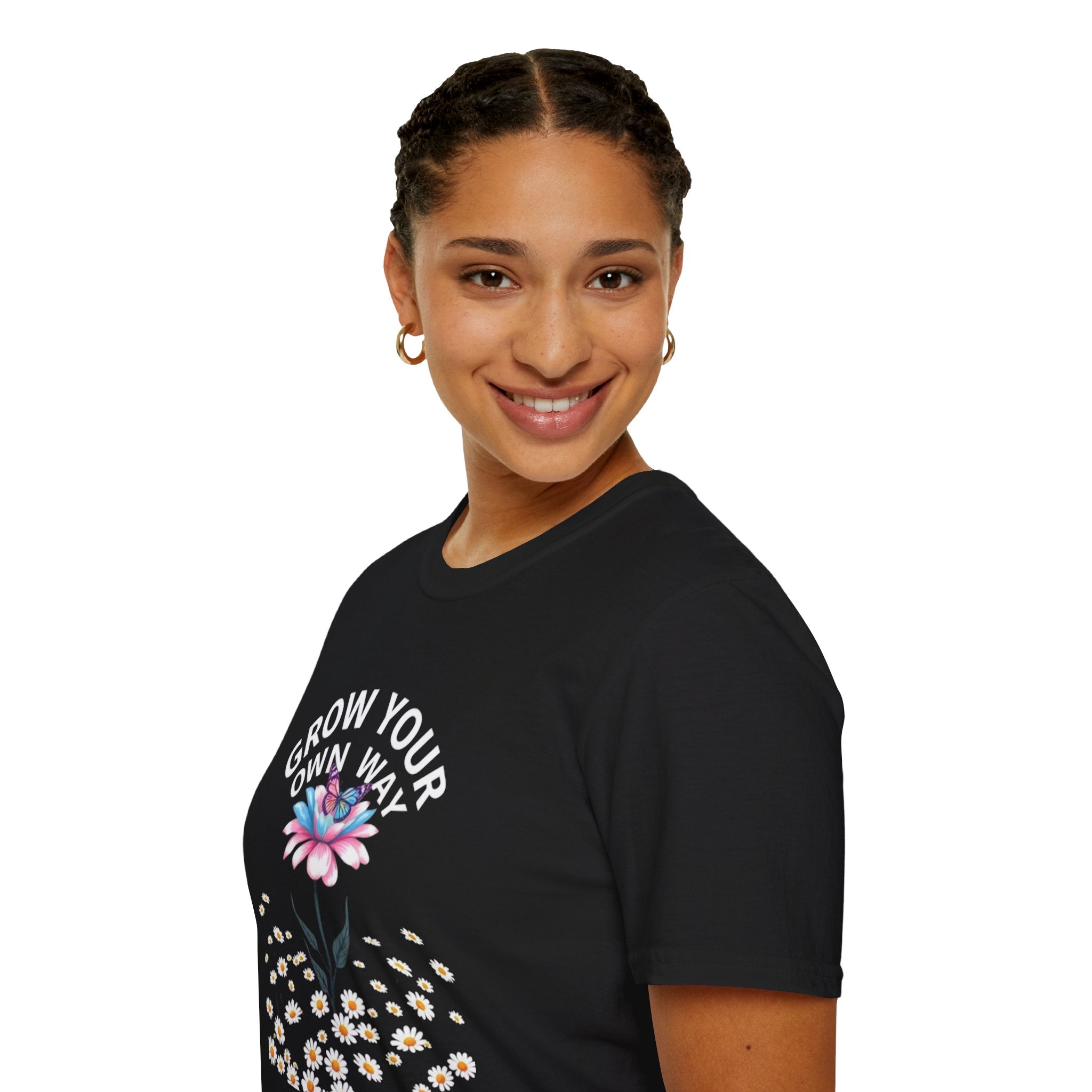 Camiseta unisex "Cultiva a tu manera" con orgullo trans - Diseño floral para amantes de la jardinería