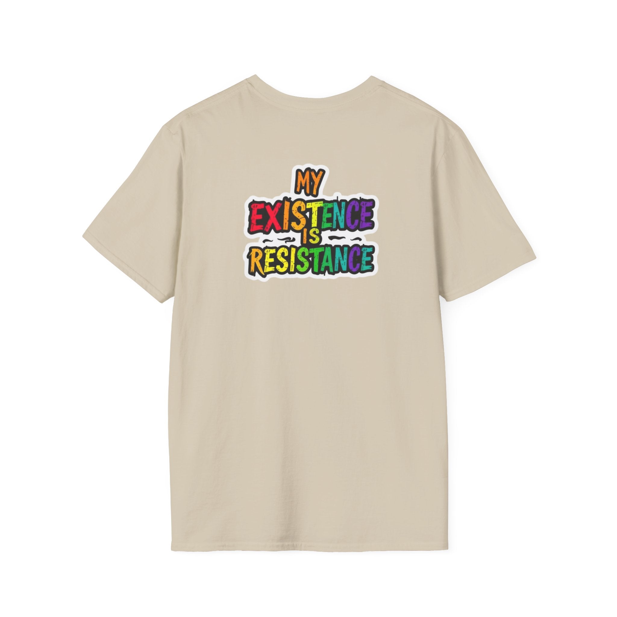 Camiseta unisex Softstyle - Diseño de corazón de orgullo con la frase 'La existencia es resistencia'