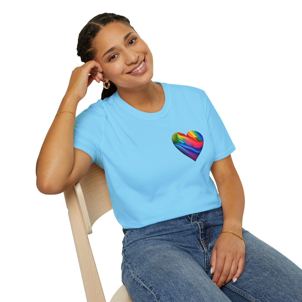 Camiseta unisex Softstyle - Diseño de corazón de orgullo con la frase 'La existencia es resistencia'