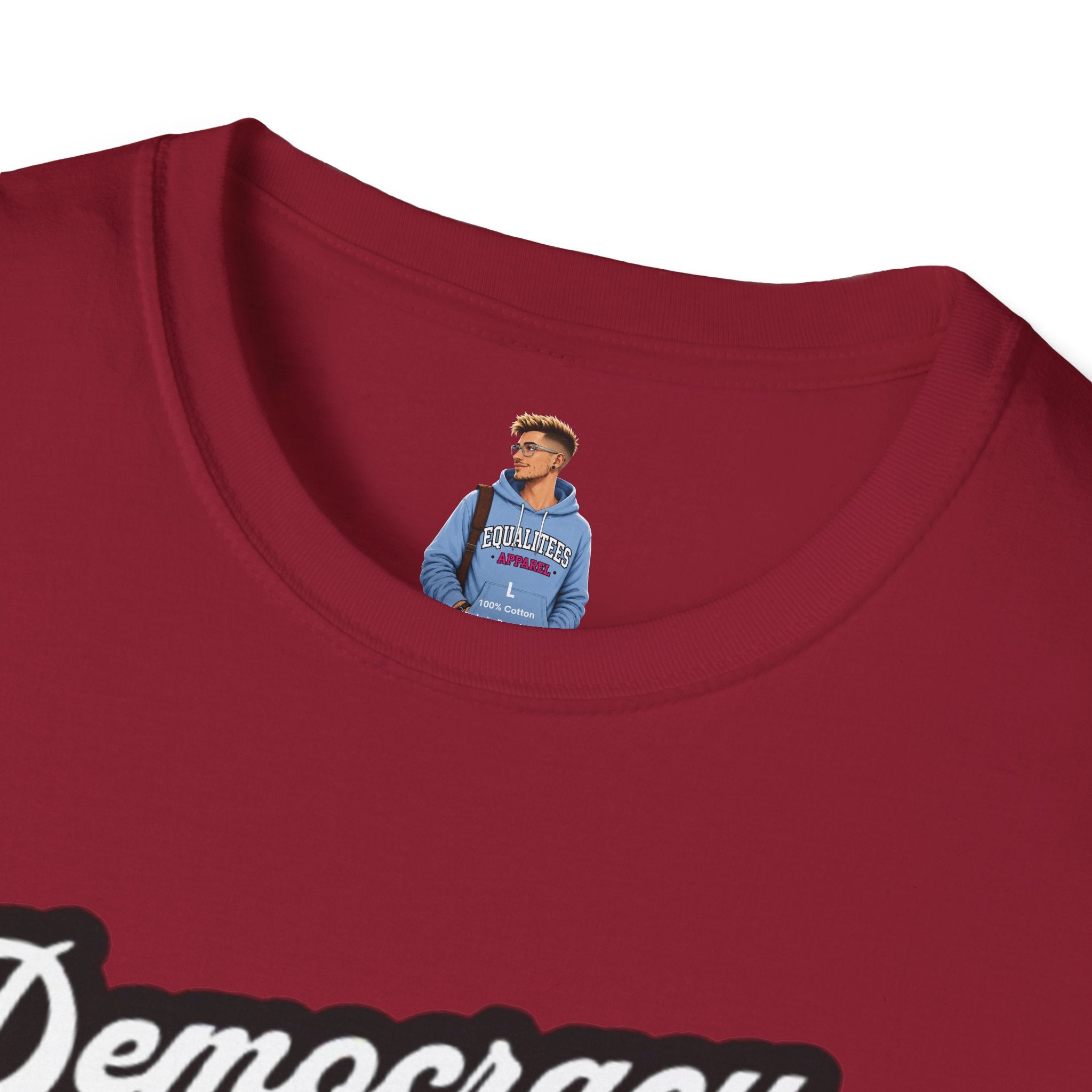 Camiseta unisex de estilo suave con gráficos "La democracia importa" y "Nosotros, el pueblo, estamos cabreados".