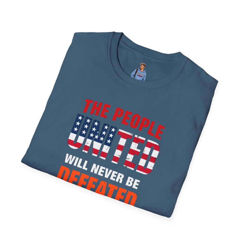 Camiseta unisex de estilo suave con gráficos "El Pueblo Unido" y "Los valores MAGA no son valores estadounidenses".