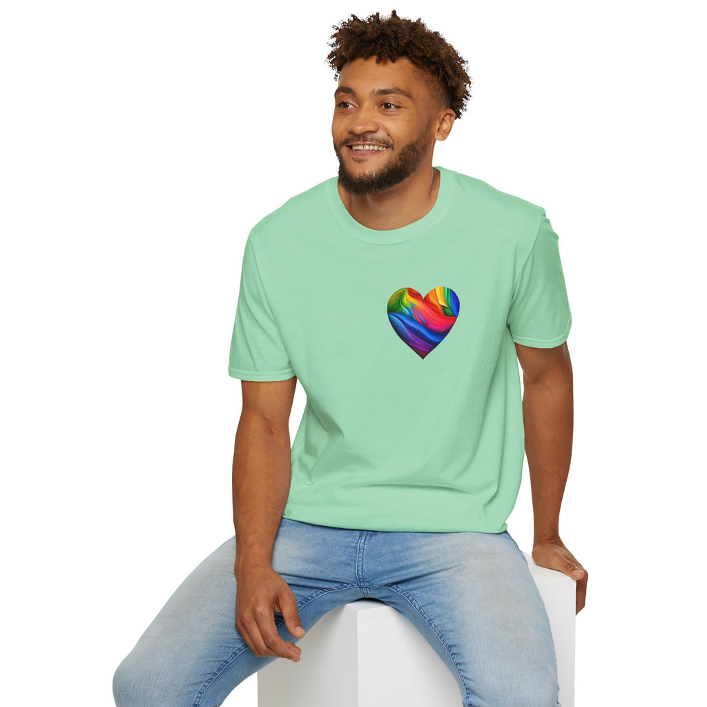 Camiseta unisex Softstyle - Diseño de corazón de orgullo con la frase 'La existencia es resistencia'