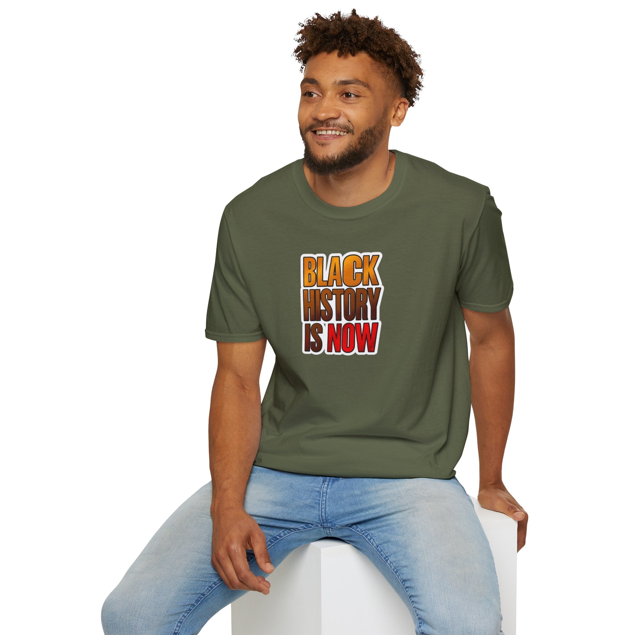 Camiseta unisex Softstyle: camiseta inspiradora "La historia negra es ahora"