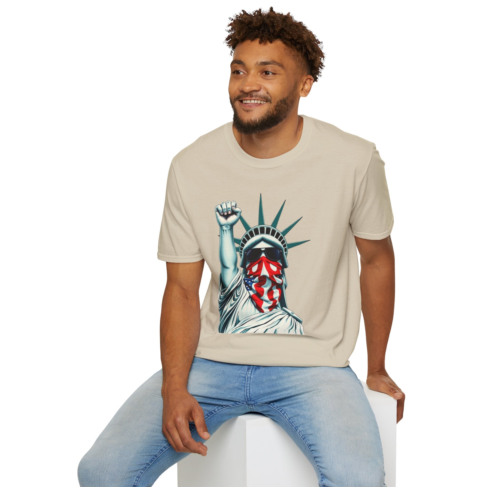 Resist - Patriotic Statue of Liberty T-Shirt - Unisex Softstyle Tee