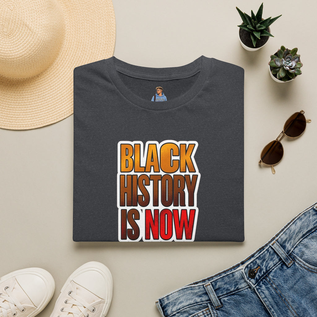Camiseta unisex Softstyle: camiseta inspiradora "La historia negra es ahora"