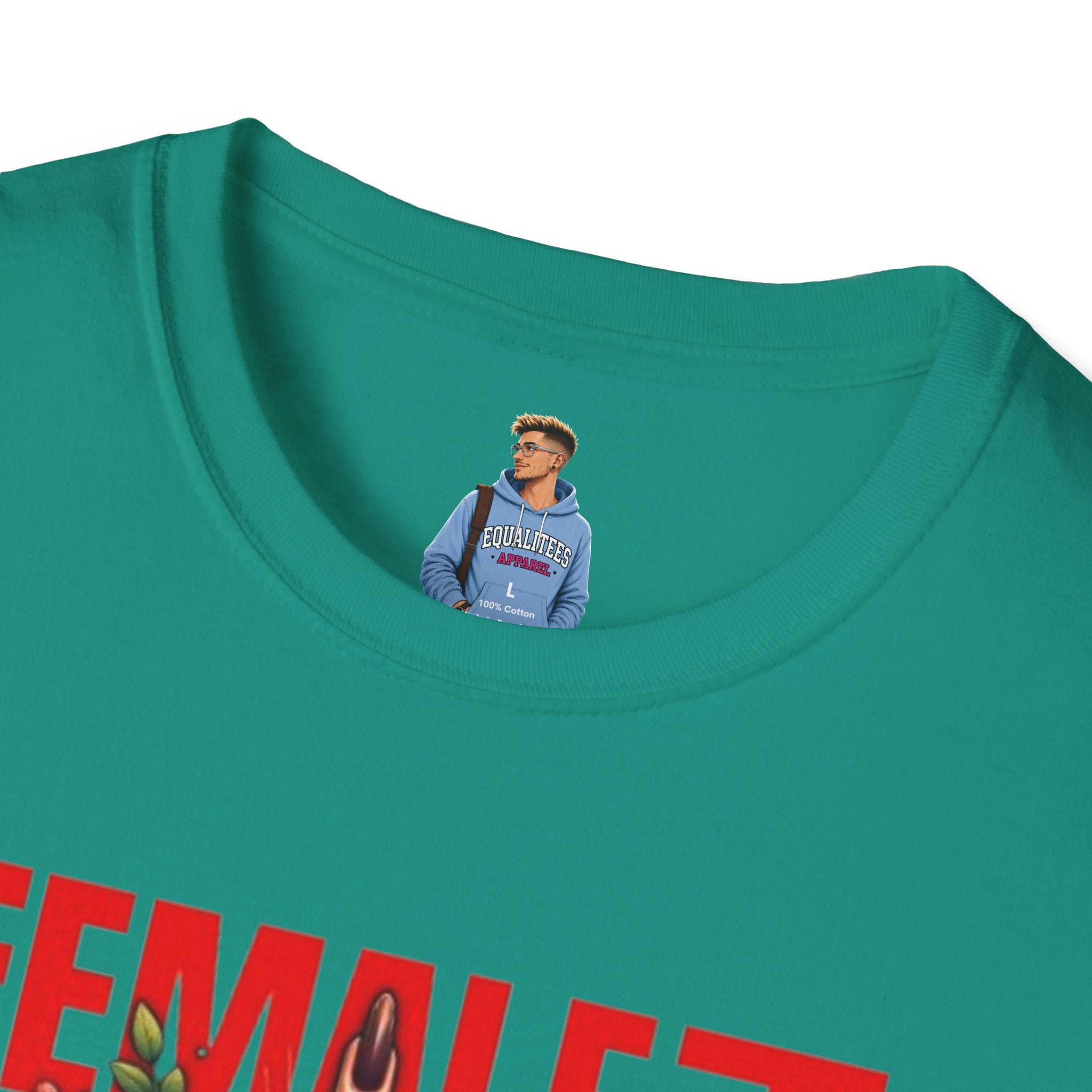 Camiseta unisex femenina Fierce: camiseta con estampado floral de estilo suave