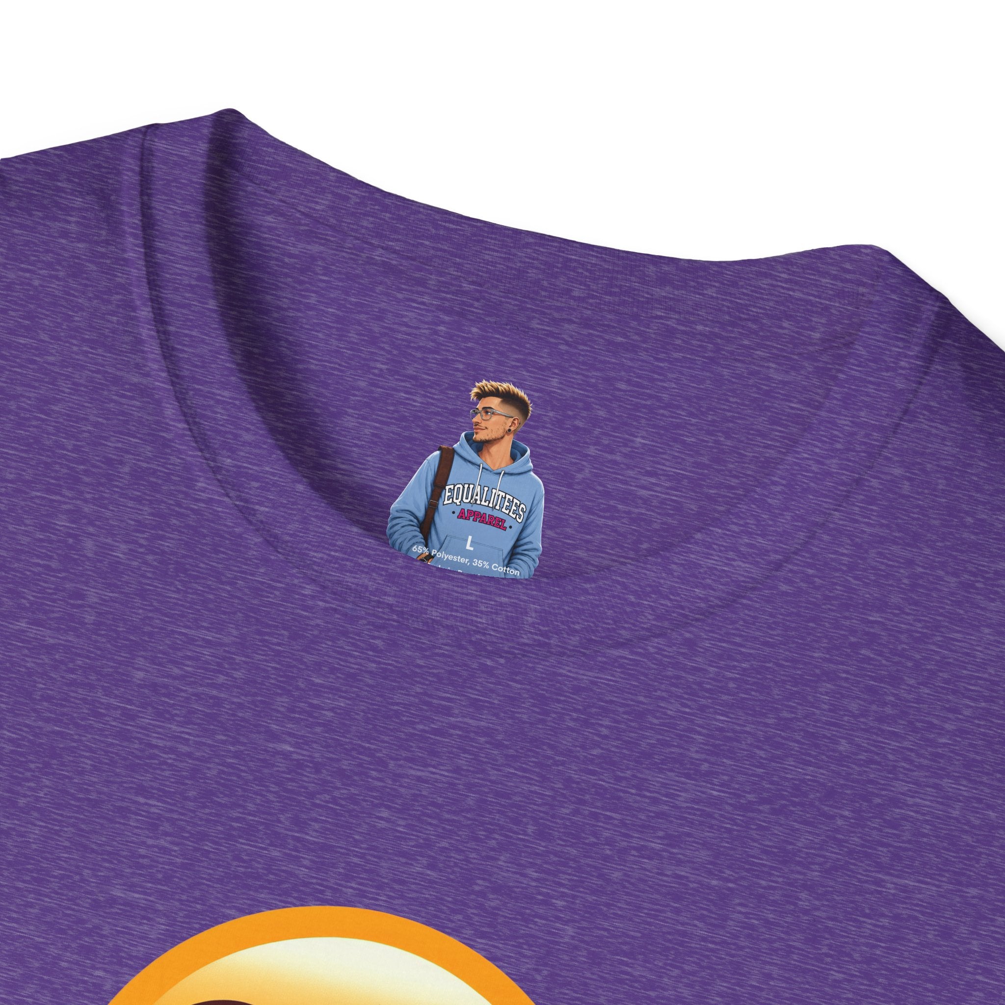 Camiseta unisex de estilo suave con emoji de ojos en blanco | Camiseta gráfica informal para el día a día