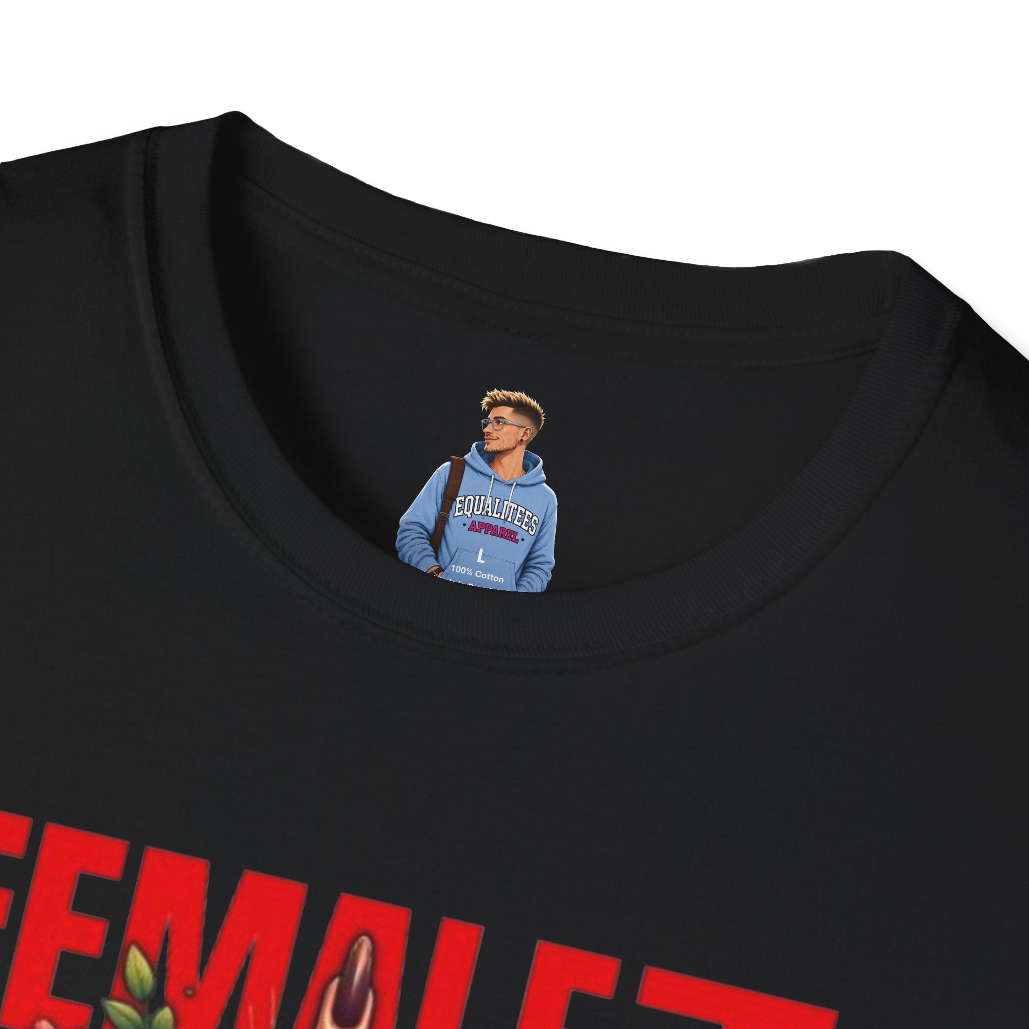 Camiseta unisex femenina Fierce: camiseta con estampado floral de estilo suave