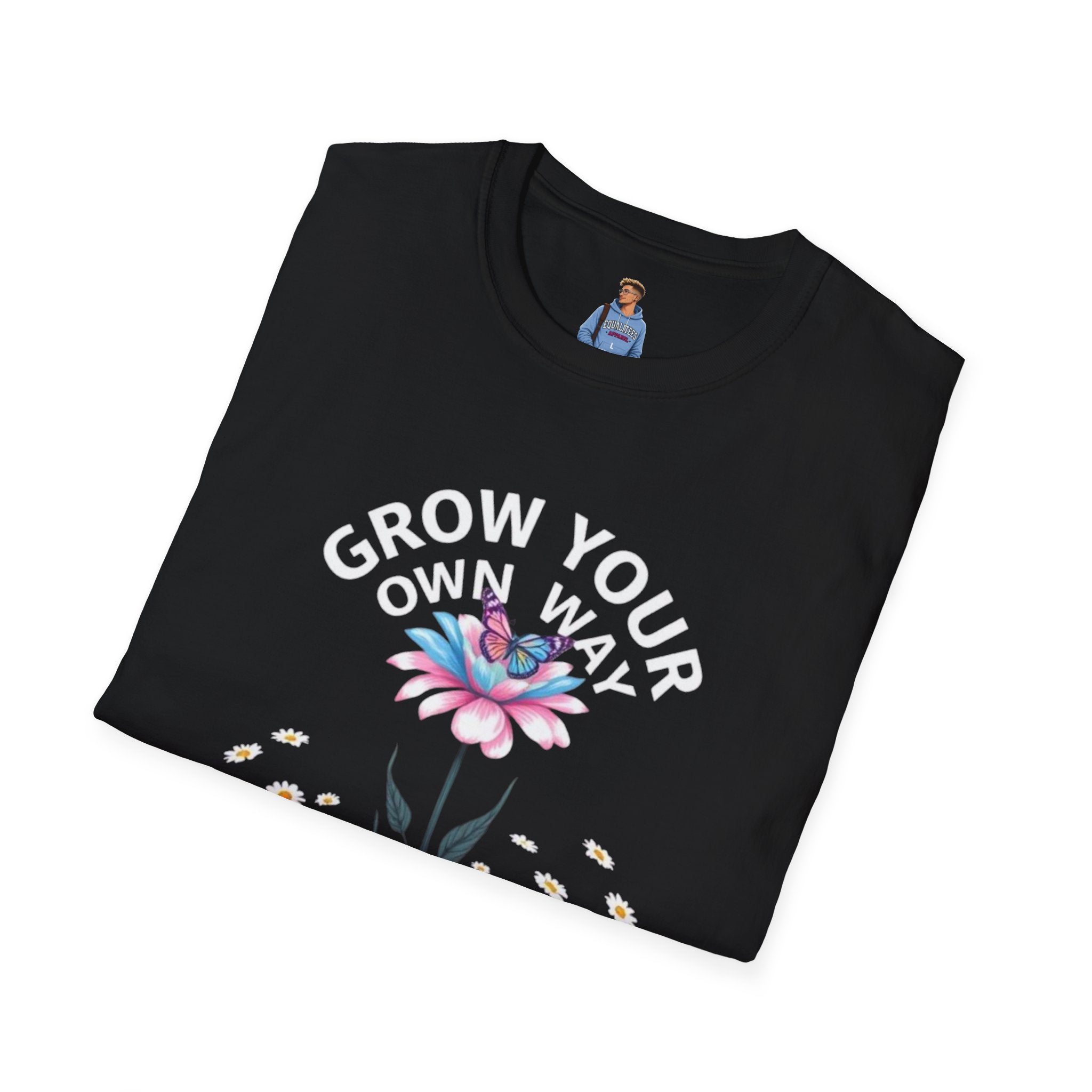 Camiseta unisex "Cultiva a tu manera" con orgullo trans - Diseño floral para amantes de la jardinería