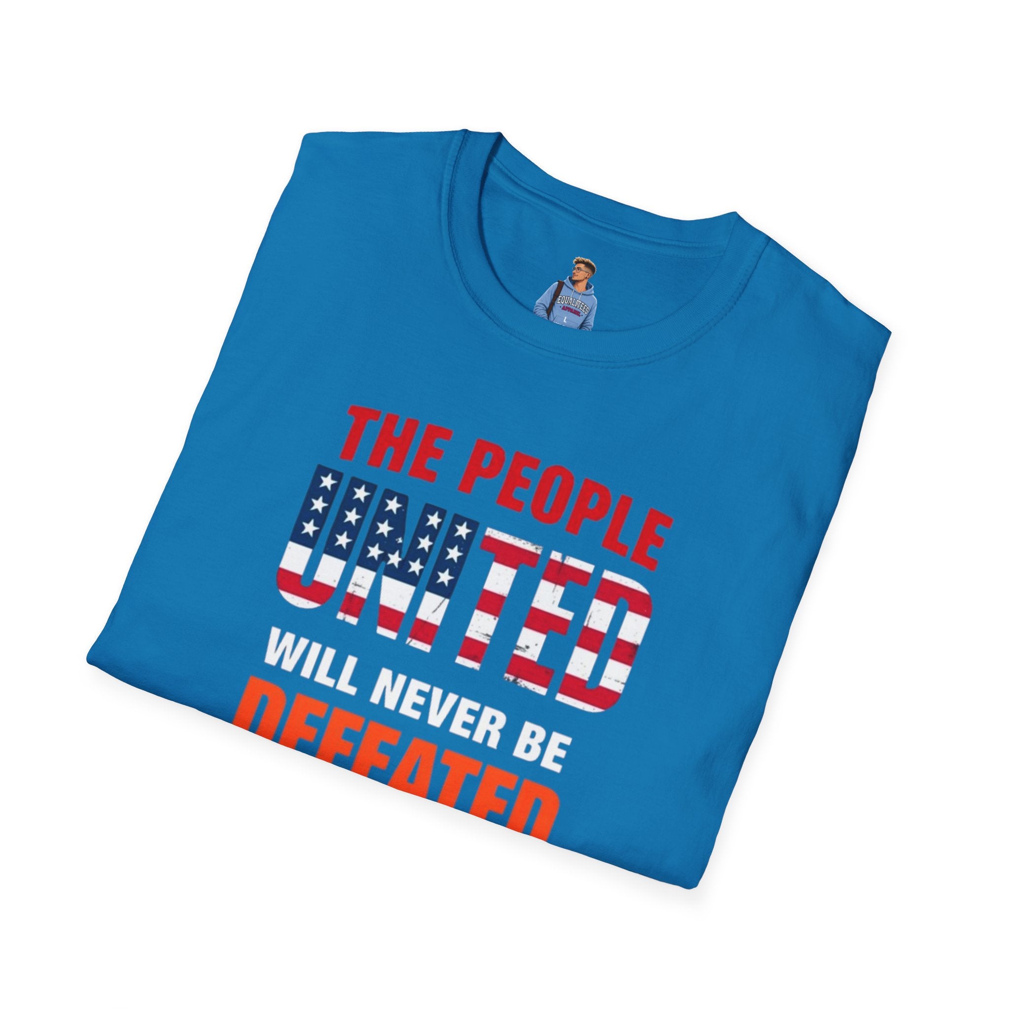 Camiseta unisex de estilo suave con gráficos "El Pueblo Unido" y "Los valores MAGA no son valores estadounidenses".