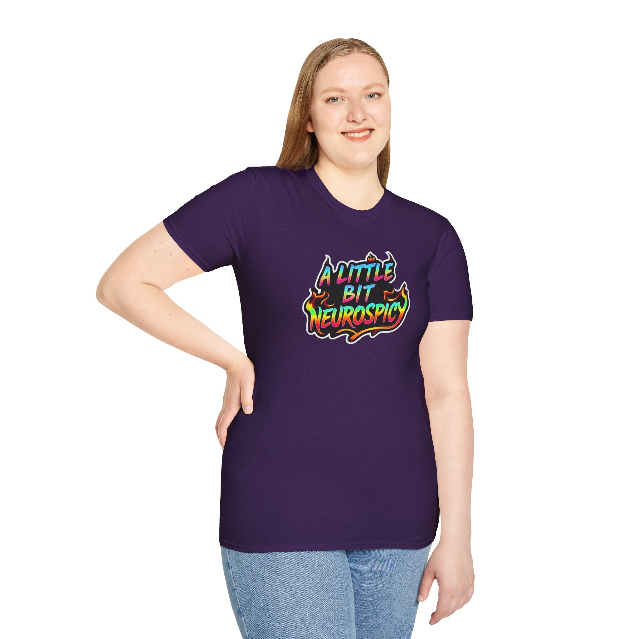 Camiseta unisex de estilo suave A Little Bit Neurospicy: camiseta gráfica divertida y peculiar para la conciencia neurodivergente