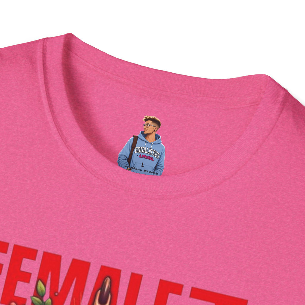 Camiseta unisex femenina Fierce: camiseta con estampado floral de estilo suave
