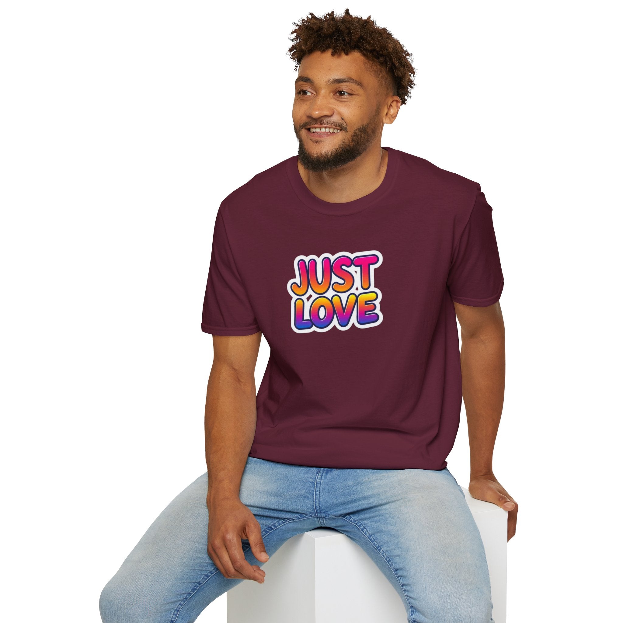 Camiseta unisex de estilo suave Just Love | Perfecta para el orgullo, los aniversarios y el uso diario