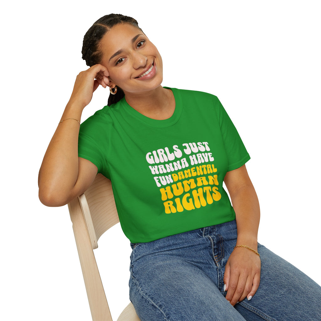 Camiseta unisex de estilo suave "Girls Just Wanna Have Fundamental Human Rights"