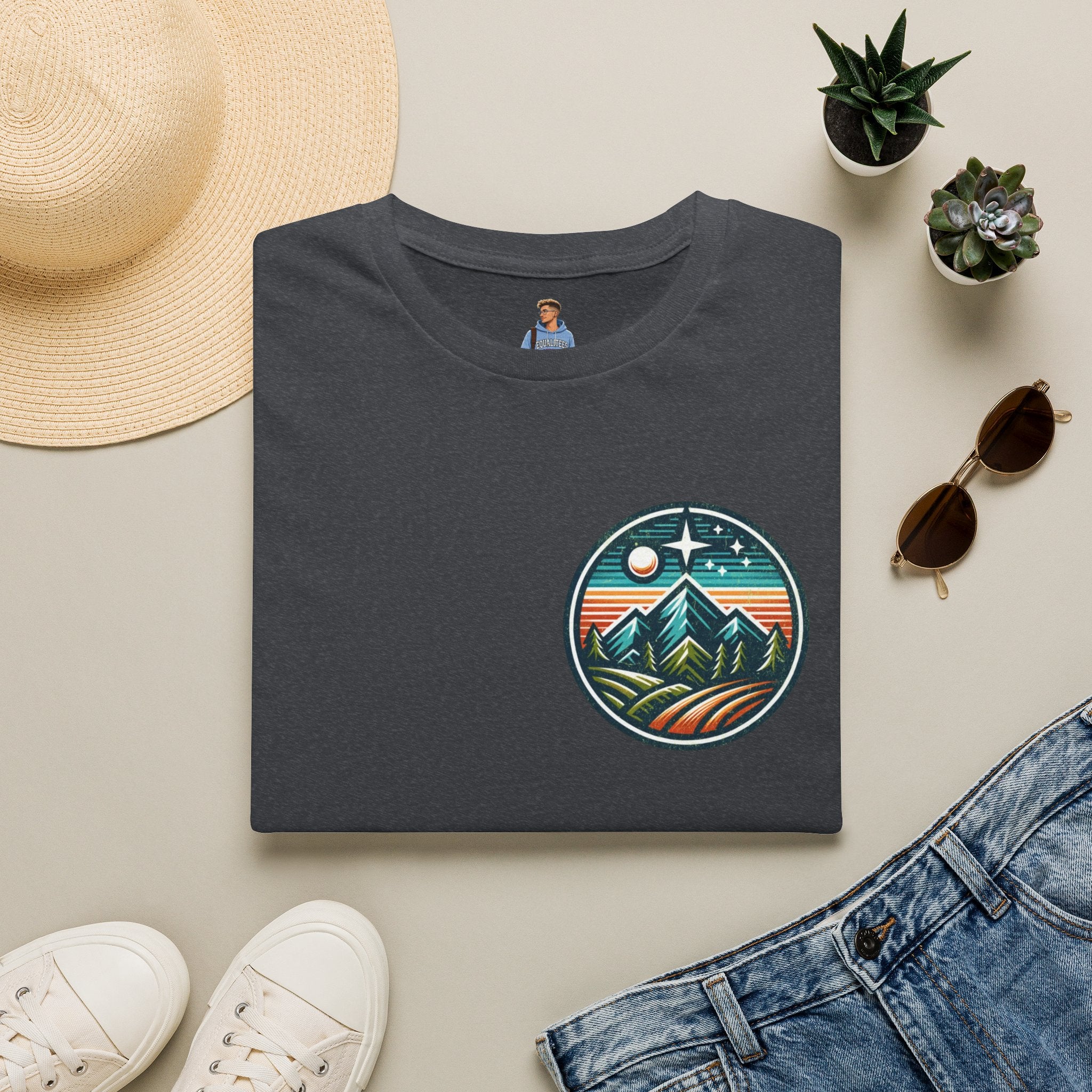 Camiseta unisex de estilo suave para aventuras al aire libre: diseño "Escucha lo salvaje: la naturaleza es mi religión"