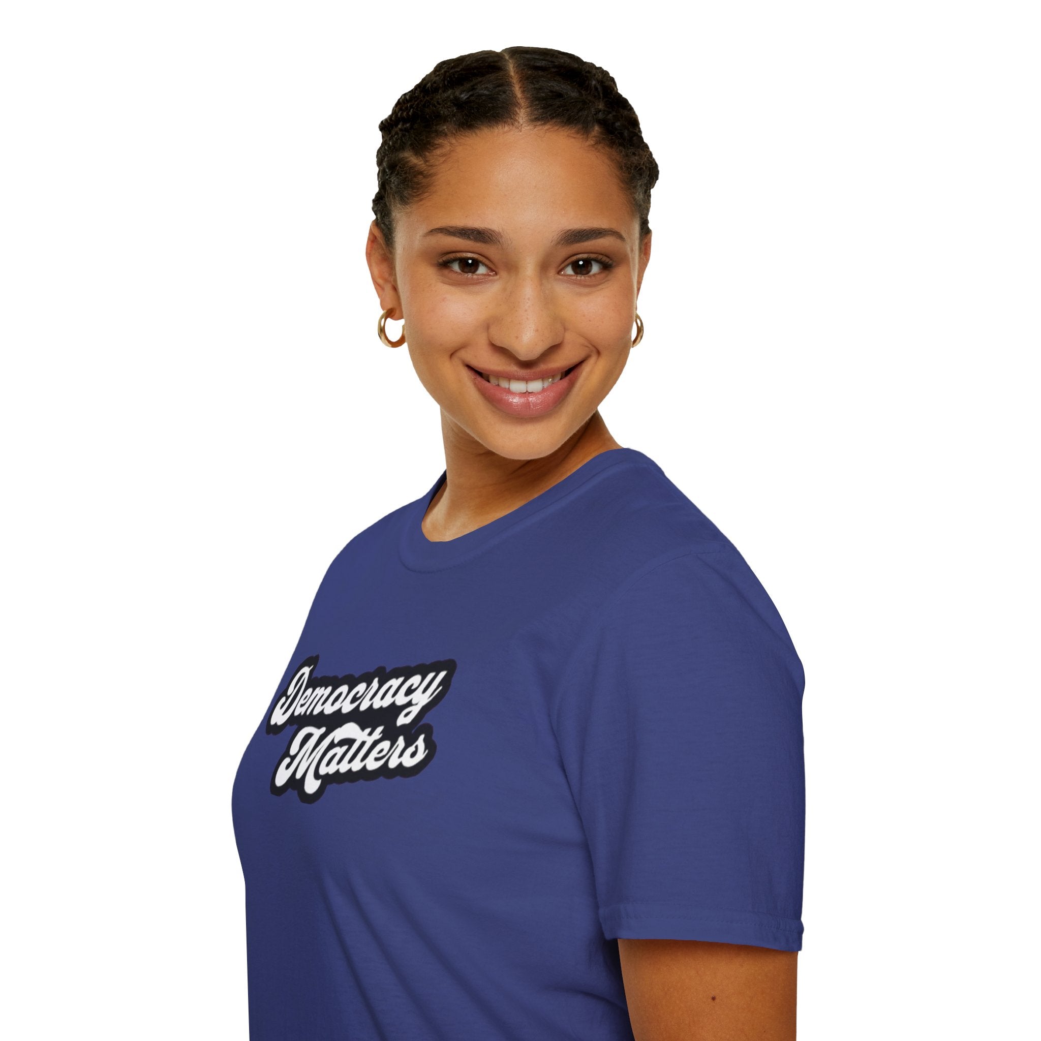 Camiseta unisex de estilo suave con gráficos "La democracia importa" y "Nosotros, el pueblo, estamos cabreados".