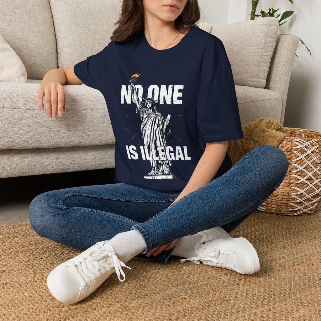 Camiseta unisex de estilo suave: camiseta gráfica con el lema "Nadie es ilegal" para defensores de la justicia social