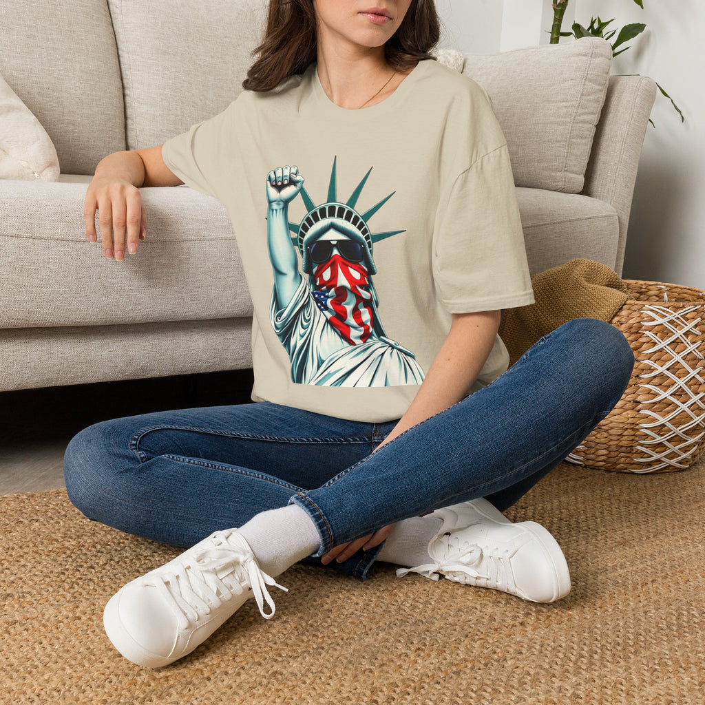 Resist - Patriotic Statue of Liberty T-Shirt - Unisex Softstyle Tee