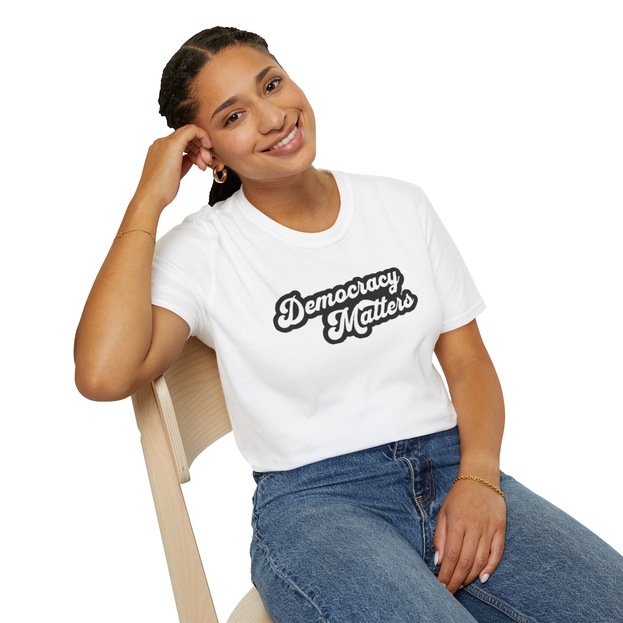 Camiseta unisex de estilo suave con gráficos "La democracia importa" y "Nosotros, el pueblo, estamos cabreados".