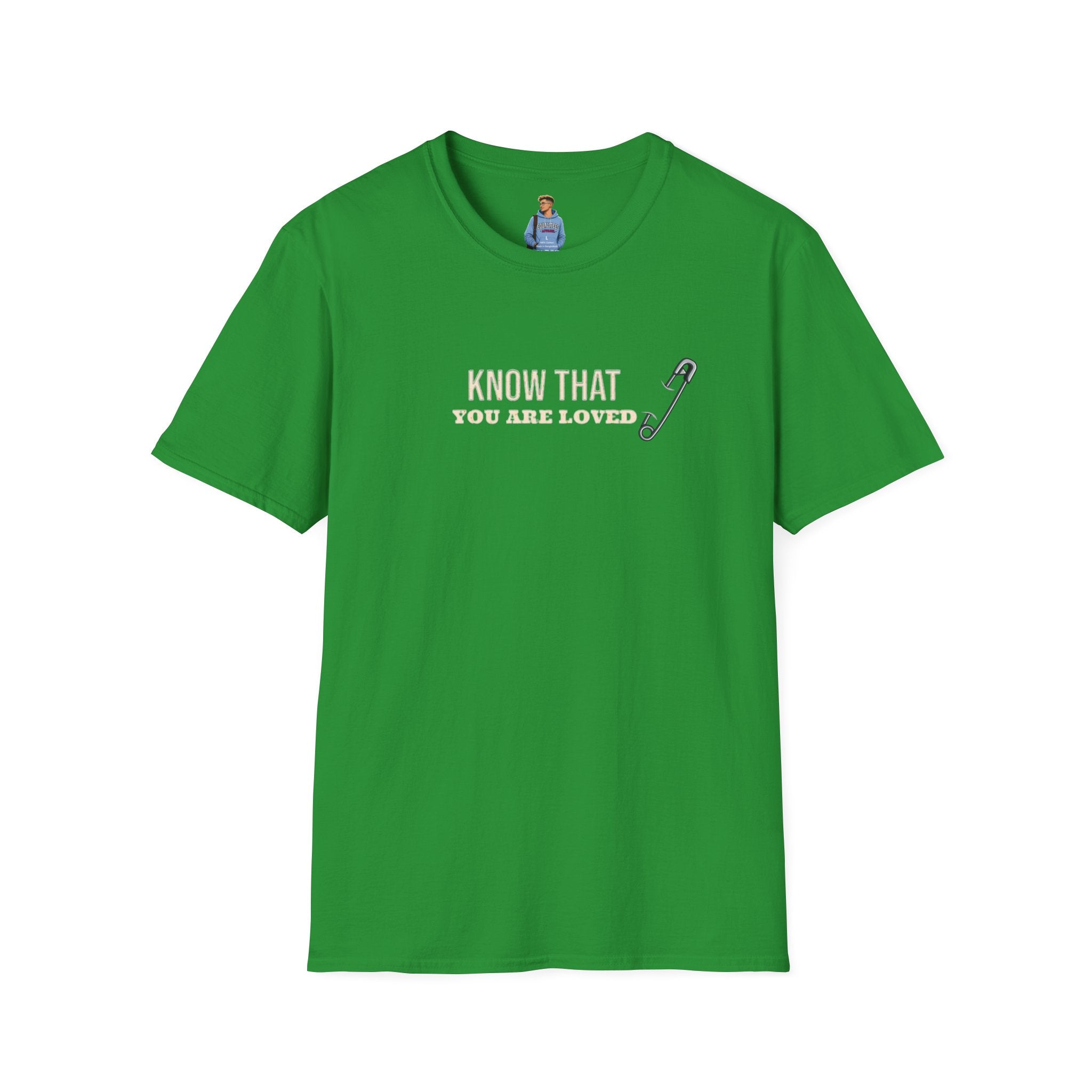 Camiseta unisex de estilo suave con el mensaje "Sepa que es amado" e inspiradora "Safety Pin"