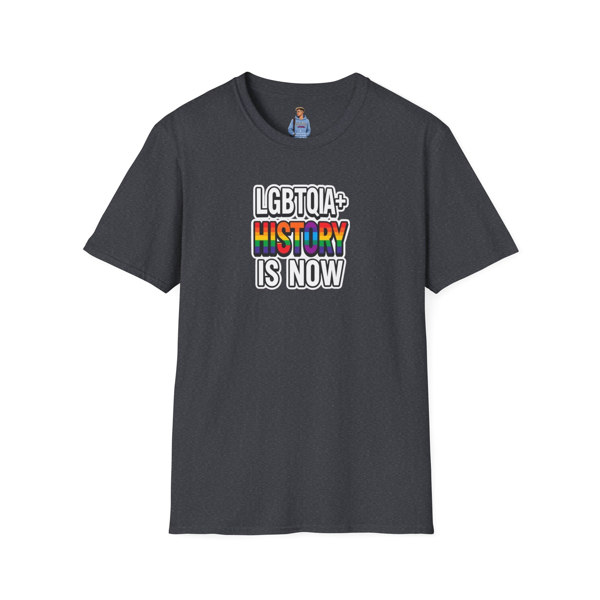 Camiseta unisex de estilo suave con la historia LGBTQIA+ ahora