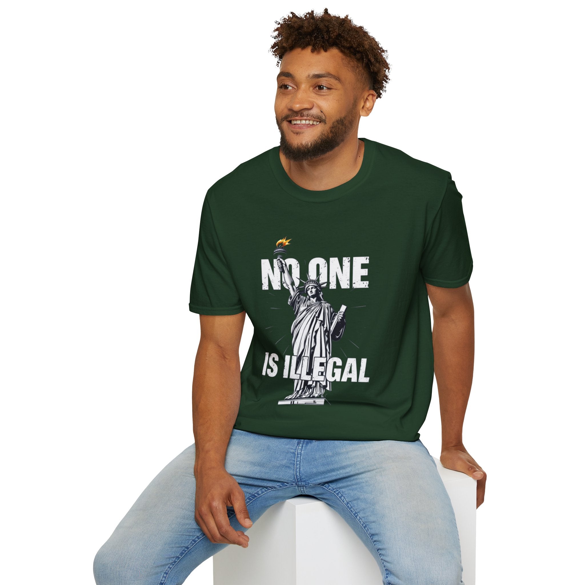 Camiseta unisex de estilo suave: camiseta gráfica con el lema "Nadie es ilegal" para defensores de la justicia social