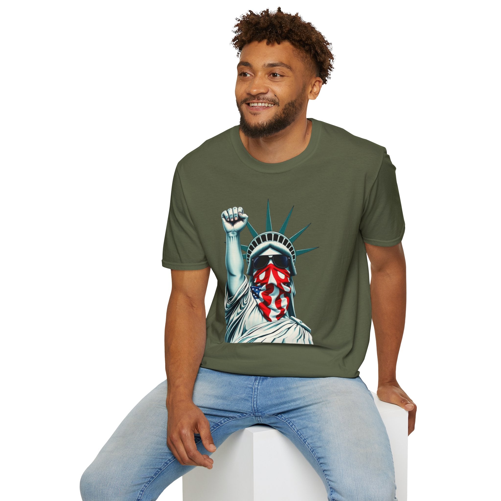 Resist - Patriotic Statue of Liberty T-Shirt - Unisex Softstyle Tee