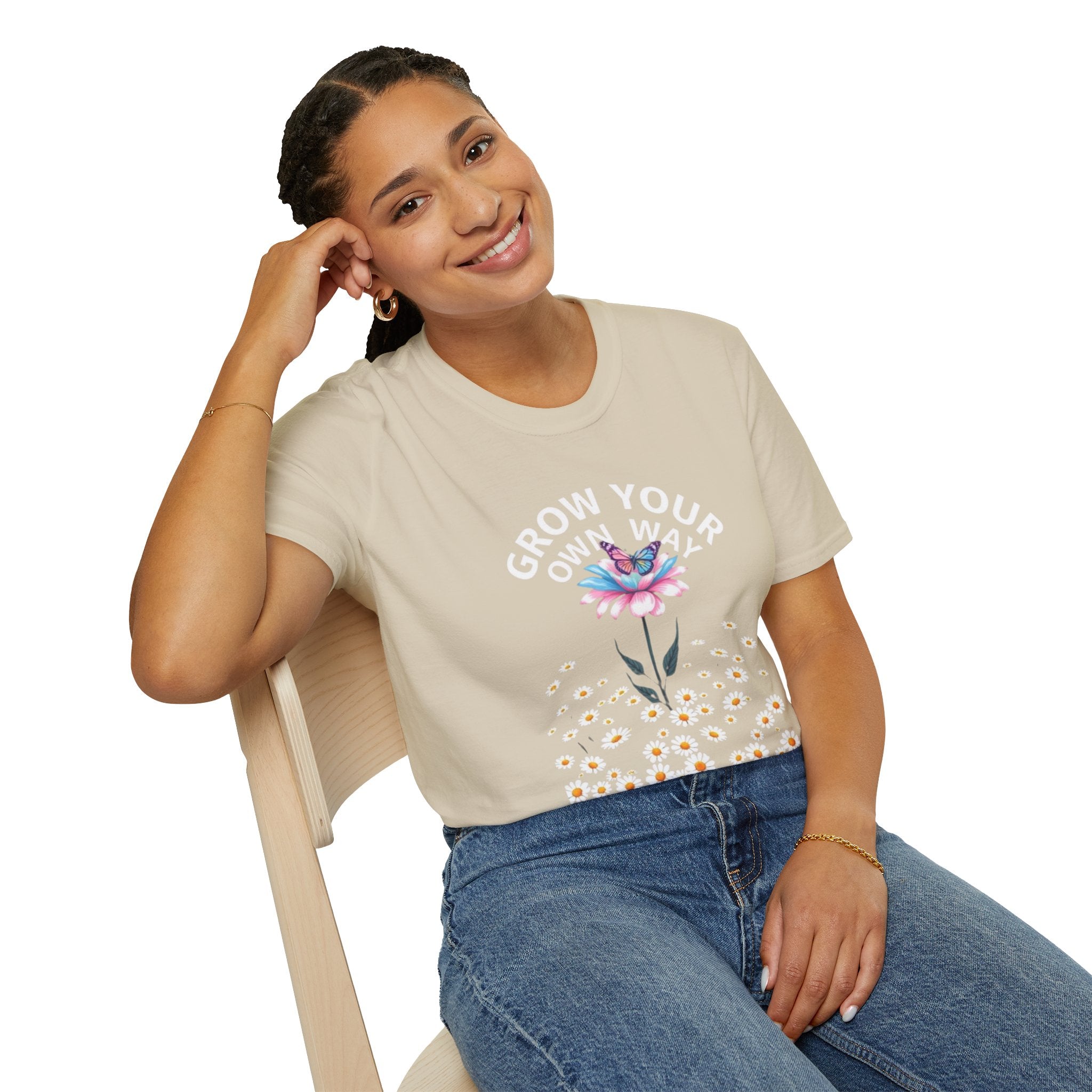 Camiseta unisex "Cultiva a tu manera" con orgullo trans - Diseño floral para amantes de la jardinería