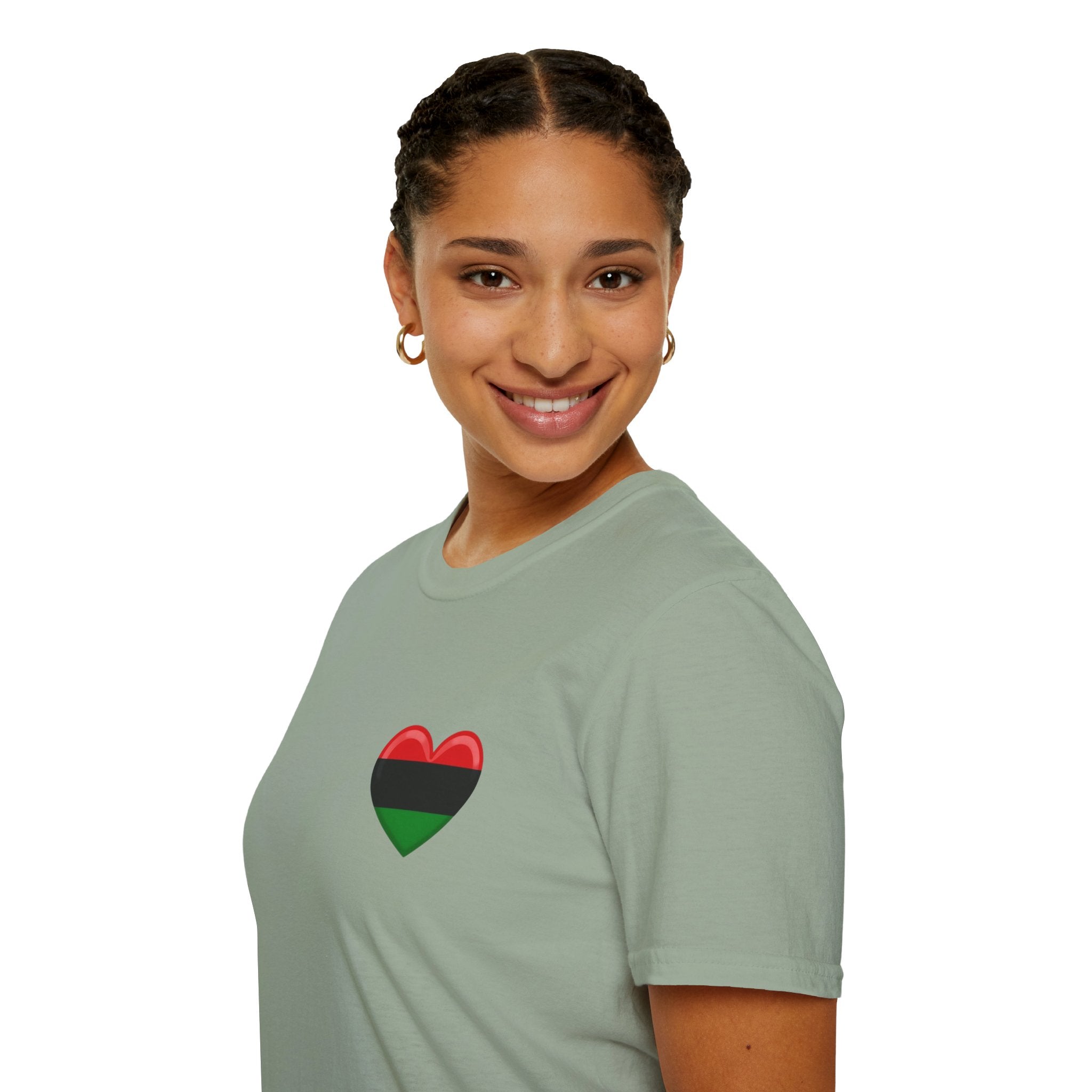 Camiseta unisex de estilo suave Unity and Heritage con corazón panafricano