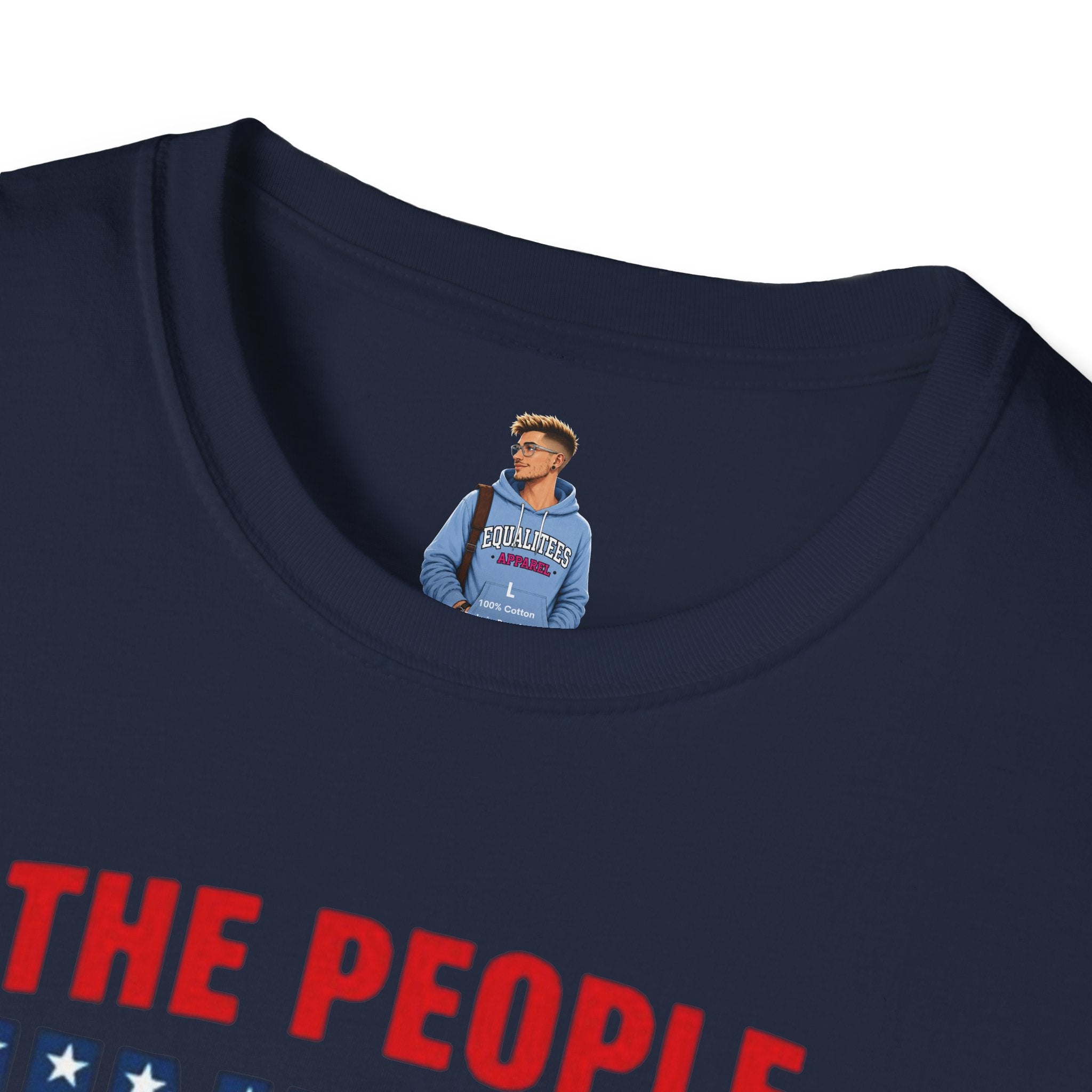 Camiseta unisex de estilo suave con gráficos "El Pueblo Unido" y "Los valores MAGA no son valores estadounidenses".