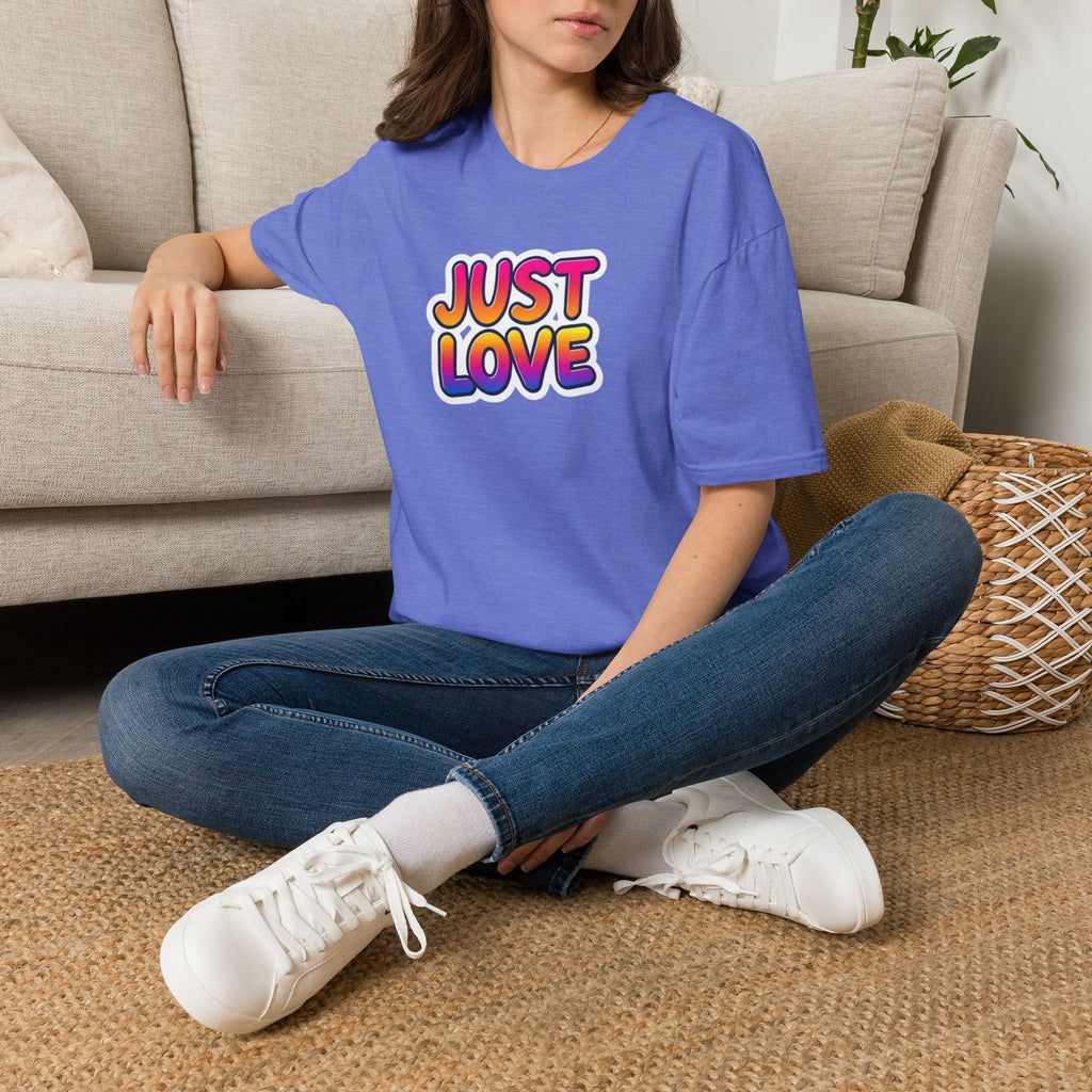Camiseta unisex de estilo suave Just Love | Perfecta para el orgullo, los aniversarios y el uso diario