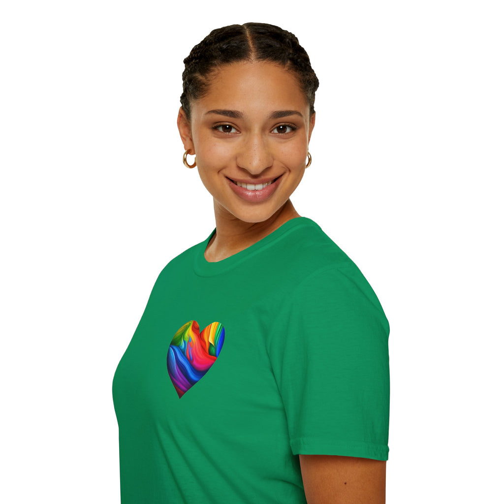 Camiseta unisex Softstyle - Diseño de corazón de orgullo con la frase 'La existencia es resistencia'