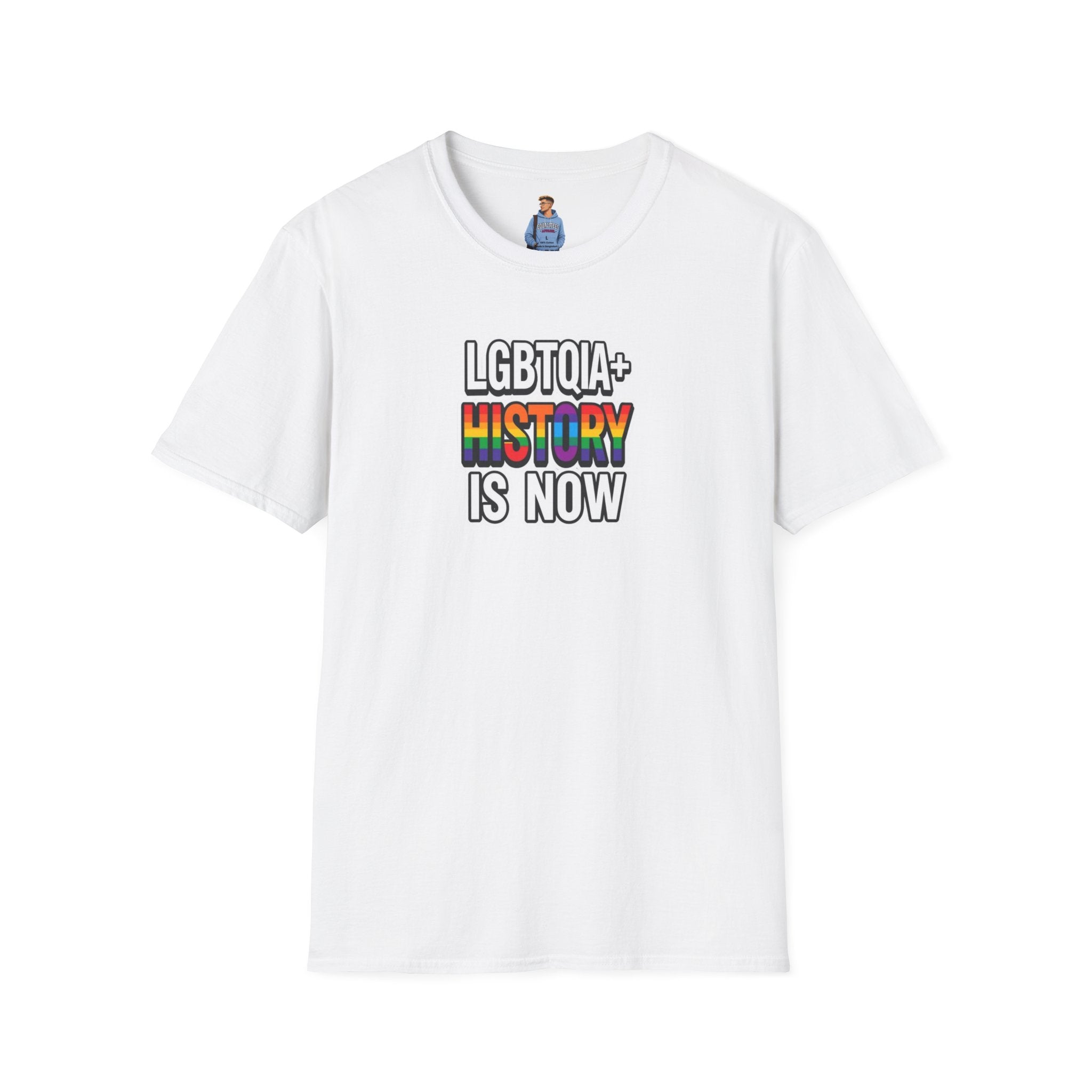 Camiseta unisex de estilo suave con la historia LGBTQIA+ ahora