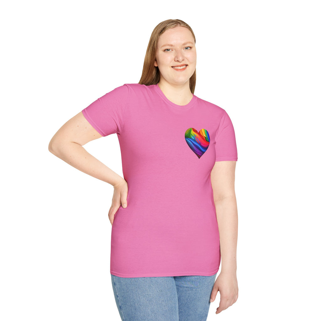 Camiseta unisex Softstyle - Diseño de corazón de orgullo con la frase 'La existencia es resistencia'