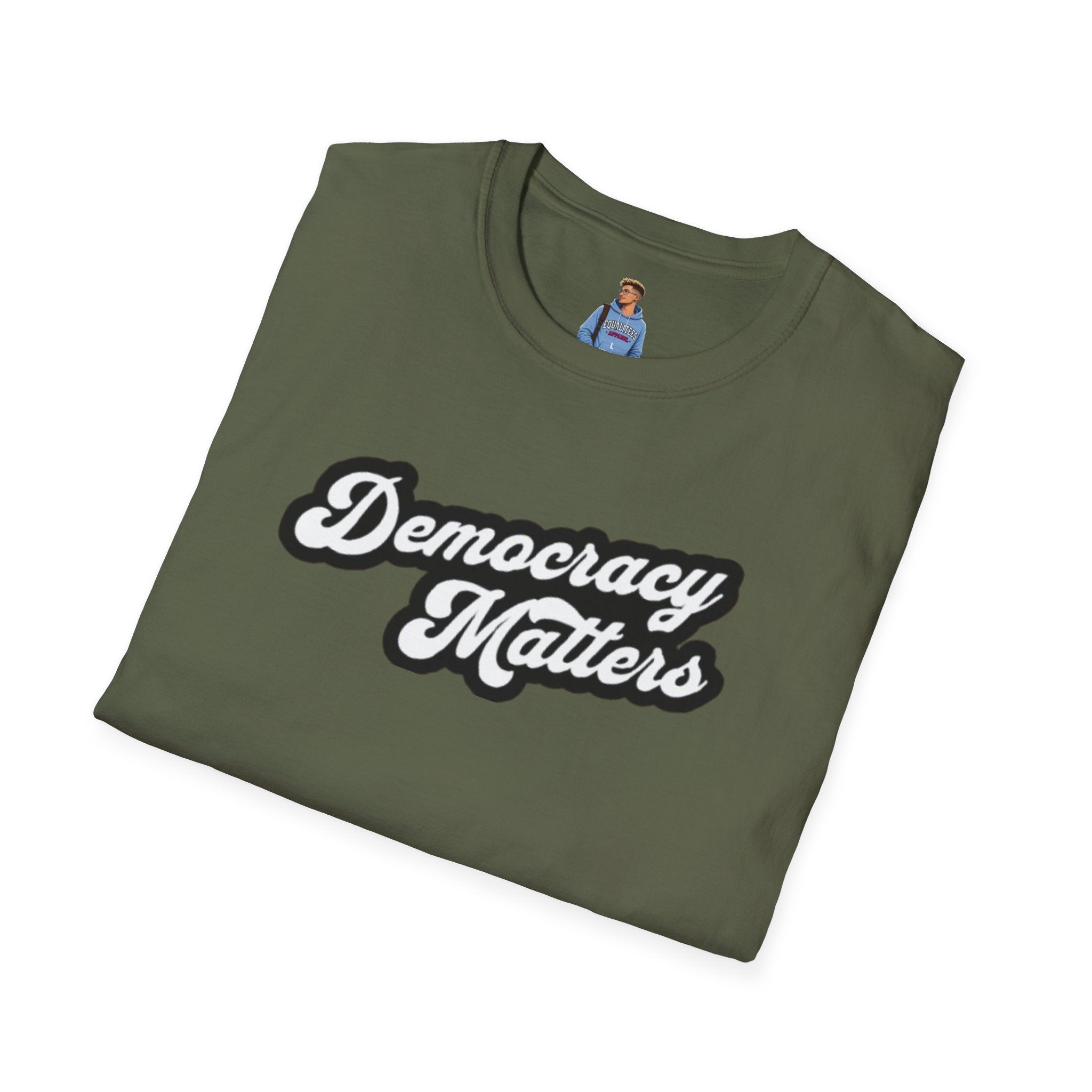 Camiseta unisex de estilo suave con gráficos "La democracia importa" y "Nosotros, el pueblo, estamos cabreados".