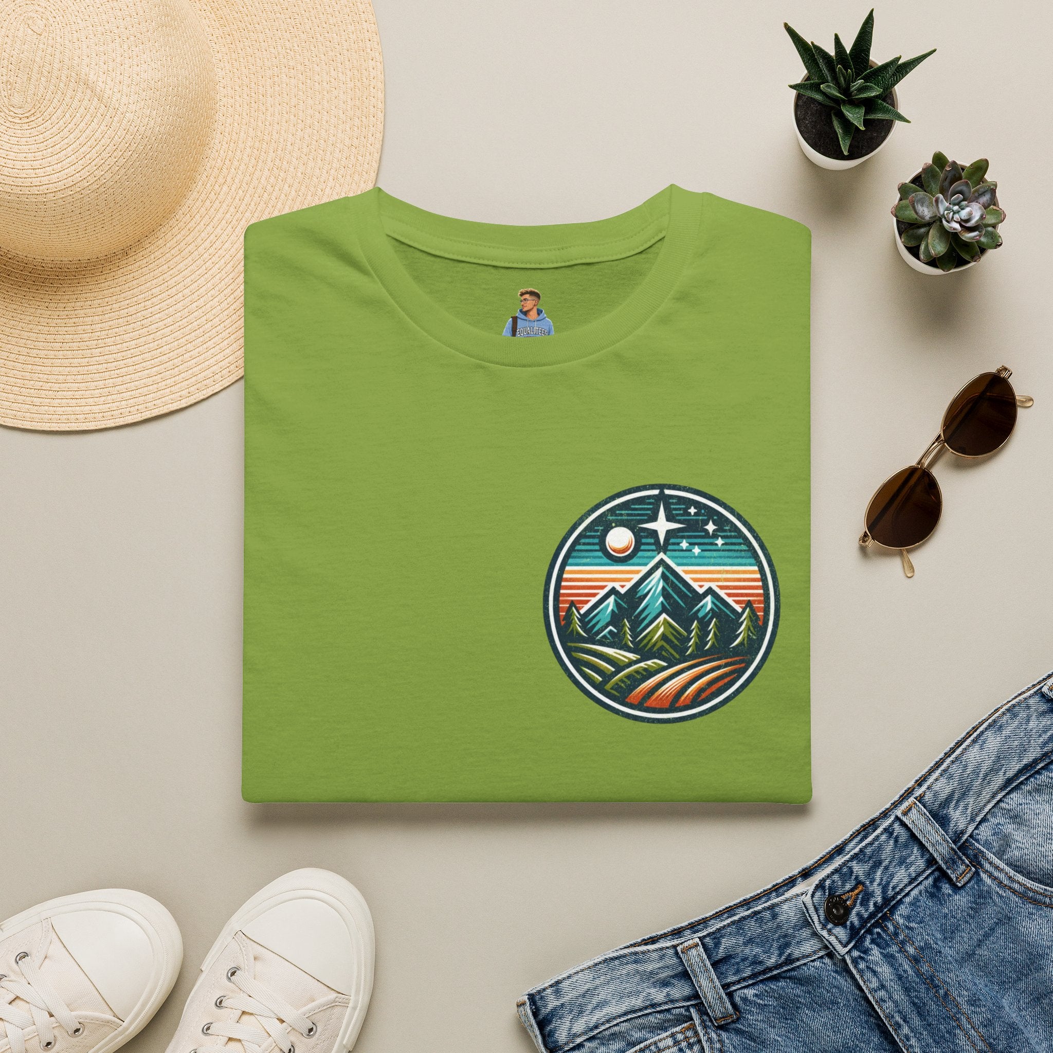 Camiseta unisex de estilo suave para aventuras al aire libre: diseño "Escucha lo salvaje: la naturaleza es mi religión"
