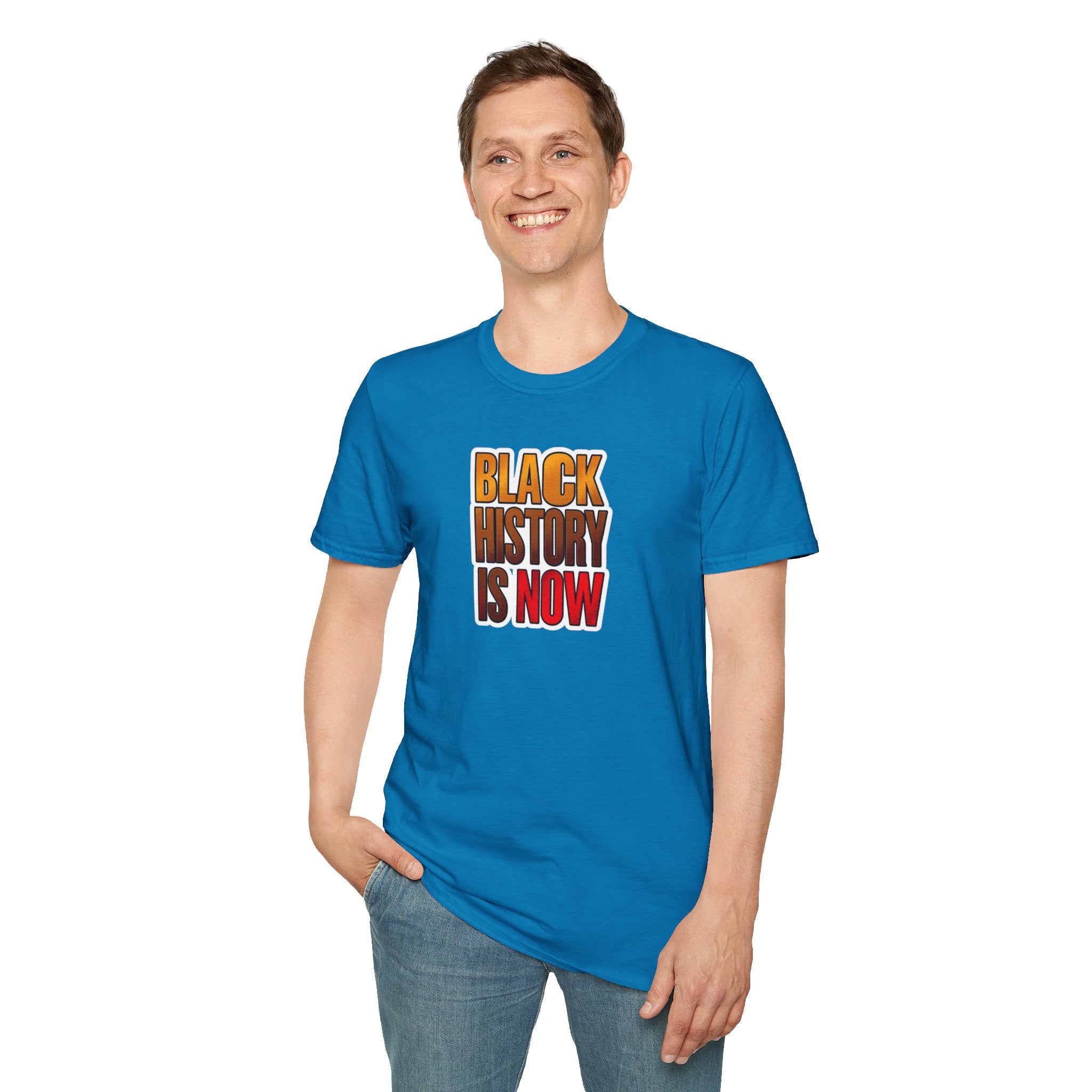 Camiseta unisex Softstyle: camiseta inspiradora "La historia negra es ahora"