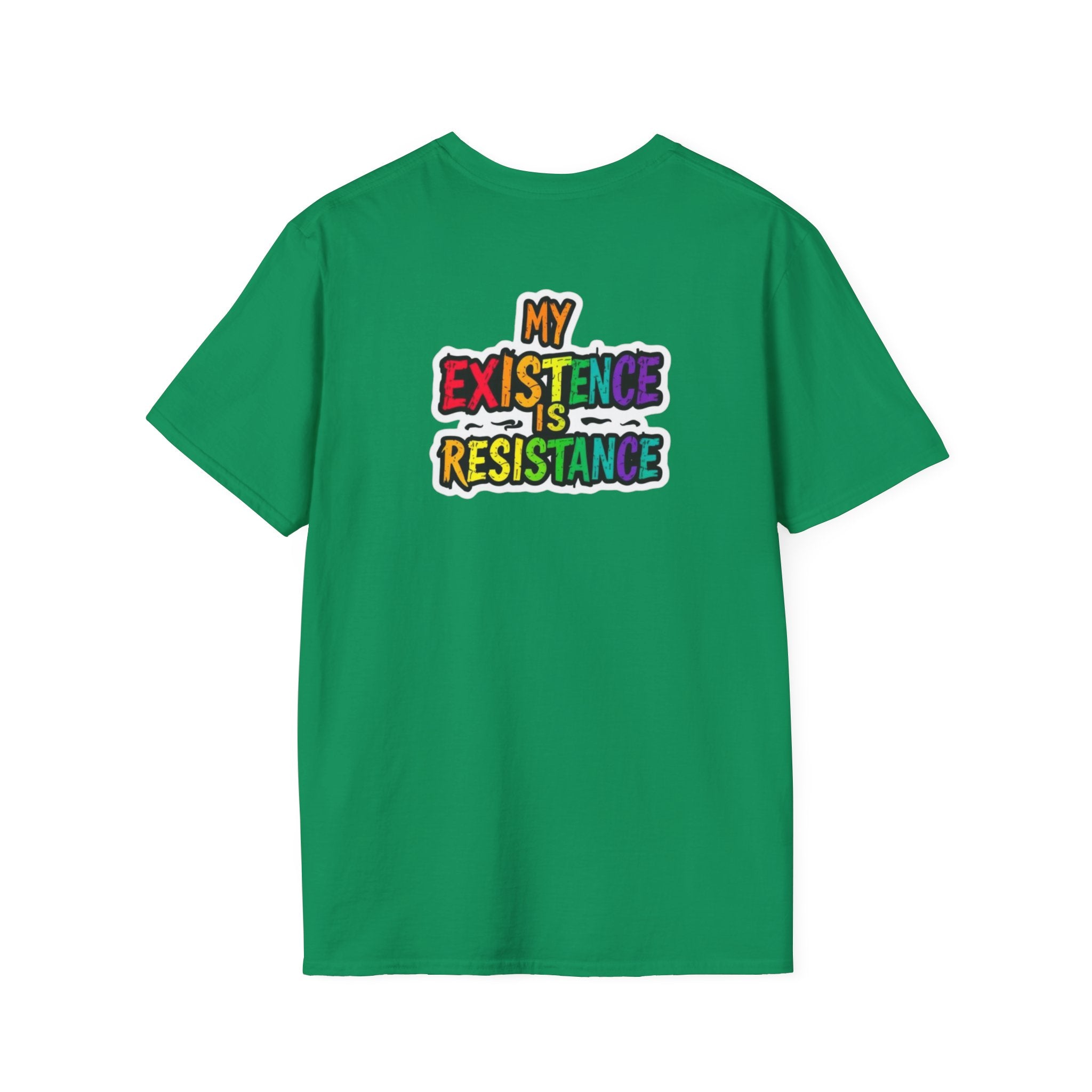 Camiseta unisex Softstyle - Diseño de corazón de orgullo con la frase 'La existencia es resistencia'