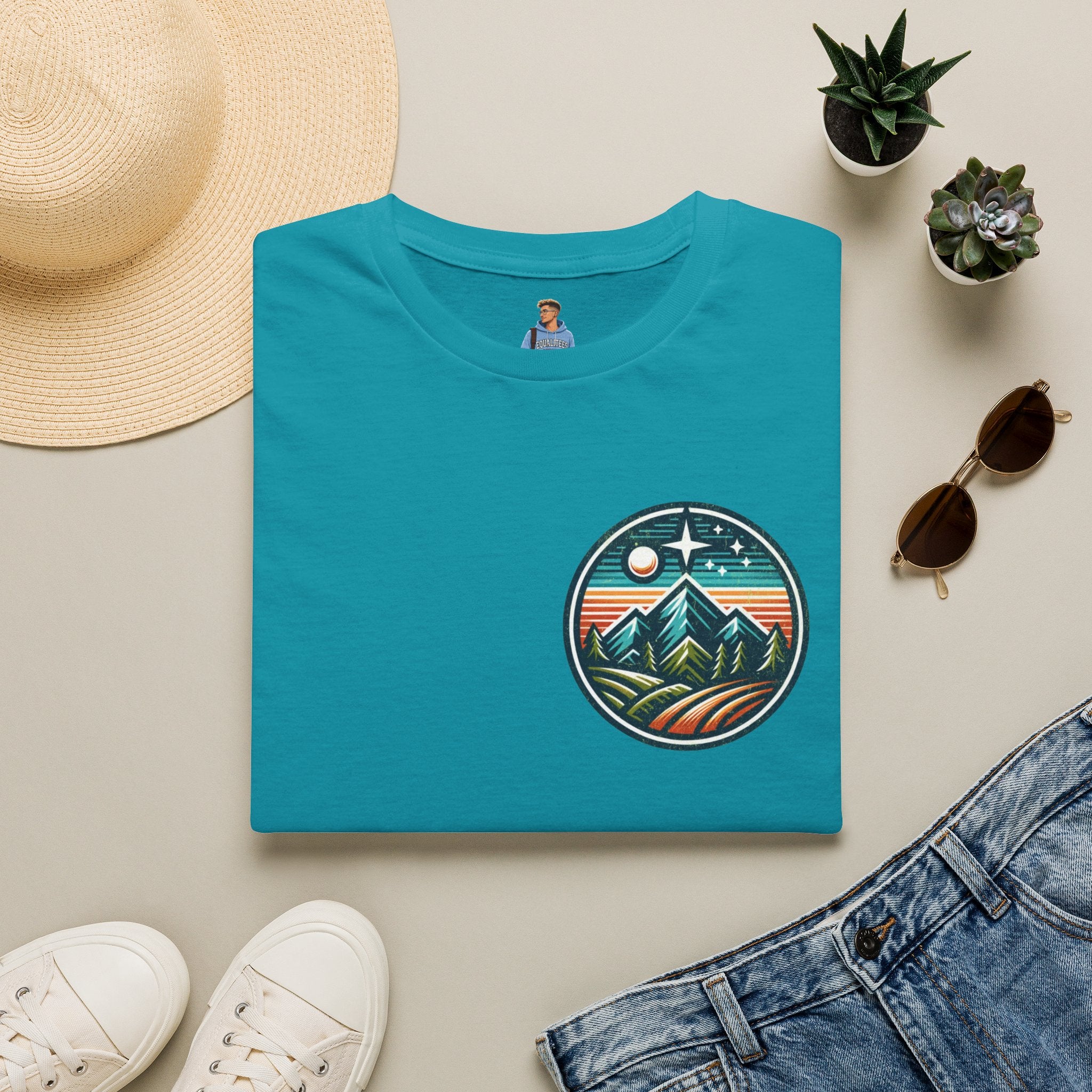 Camiseta unisex de estilo suave para aventuras al aire libre: diseño "Escucha lo salvaje: la naturaleza es mi religión"