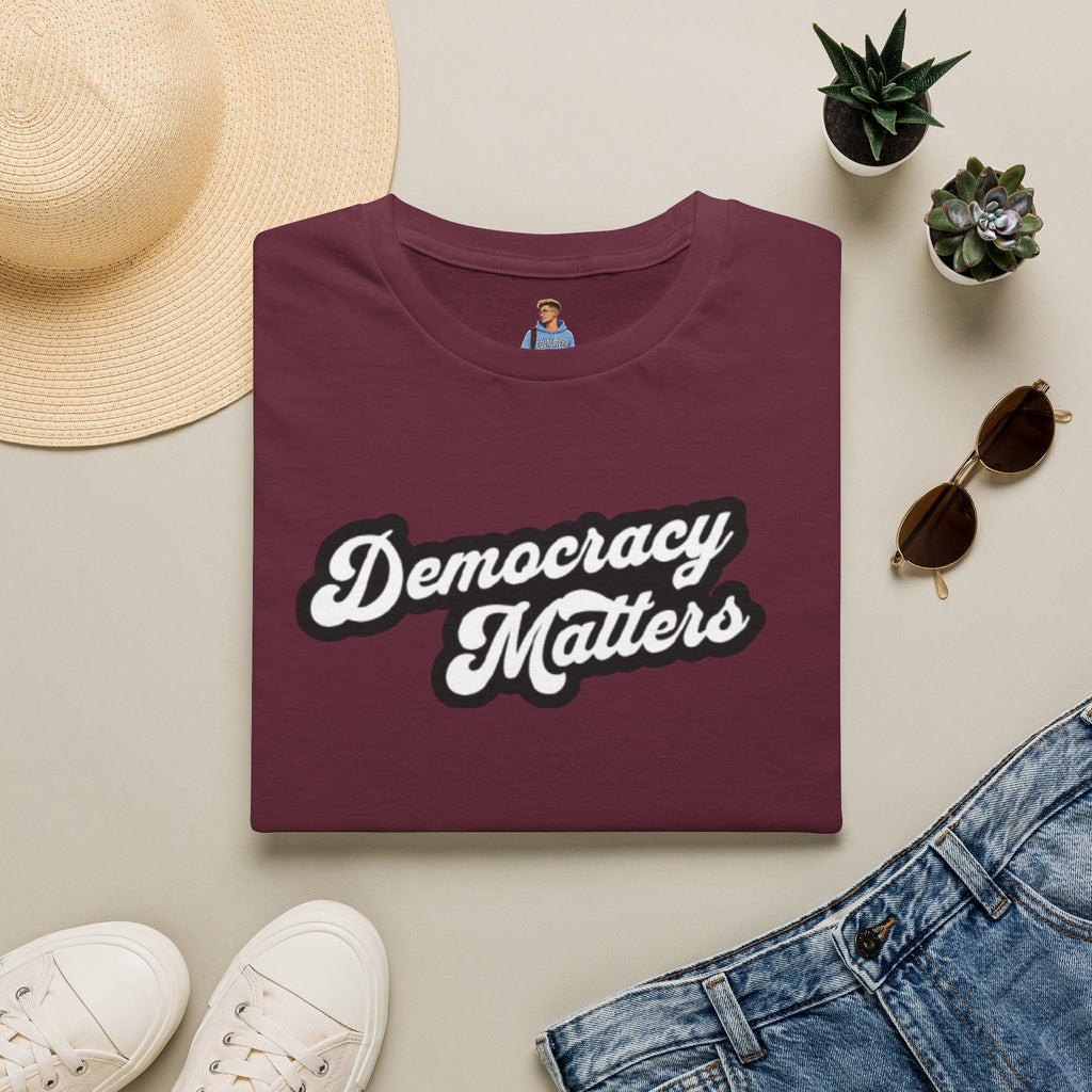 Camiseta unisex de estilo suave con gráficos "La democracia importa" y "Nosotros, el pueblo, estamos cabreados".
