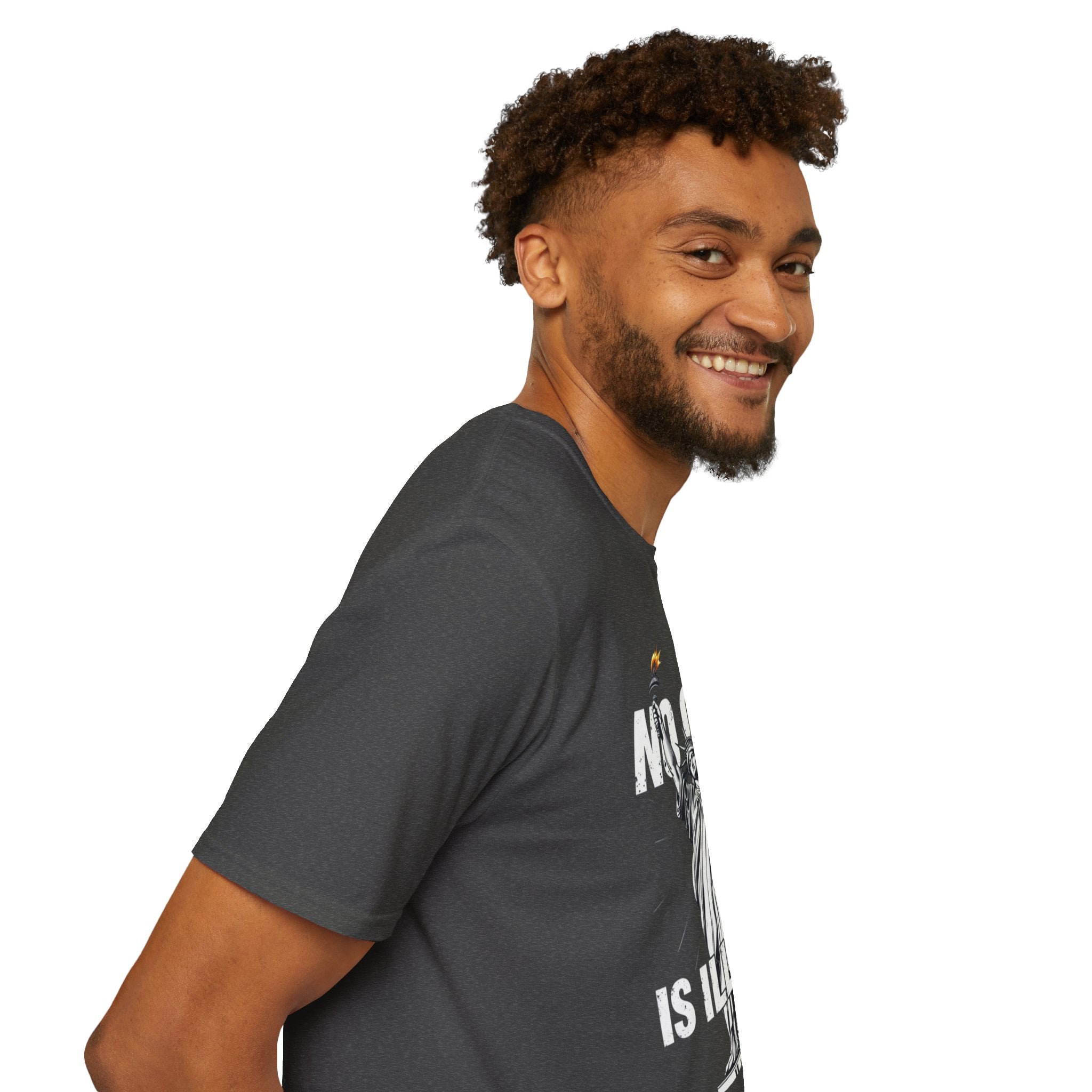 Camiseta unisex de estilo suave: camiseta gráfica con el lema "Nadie es ilegal" para defensores de la justicia social