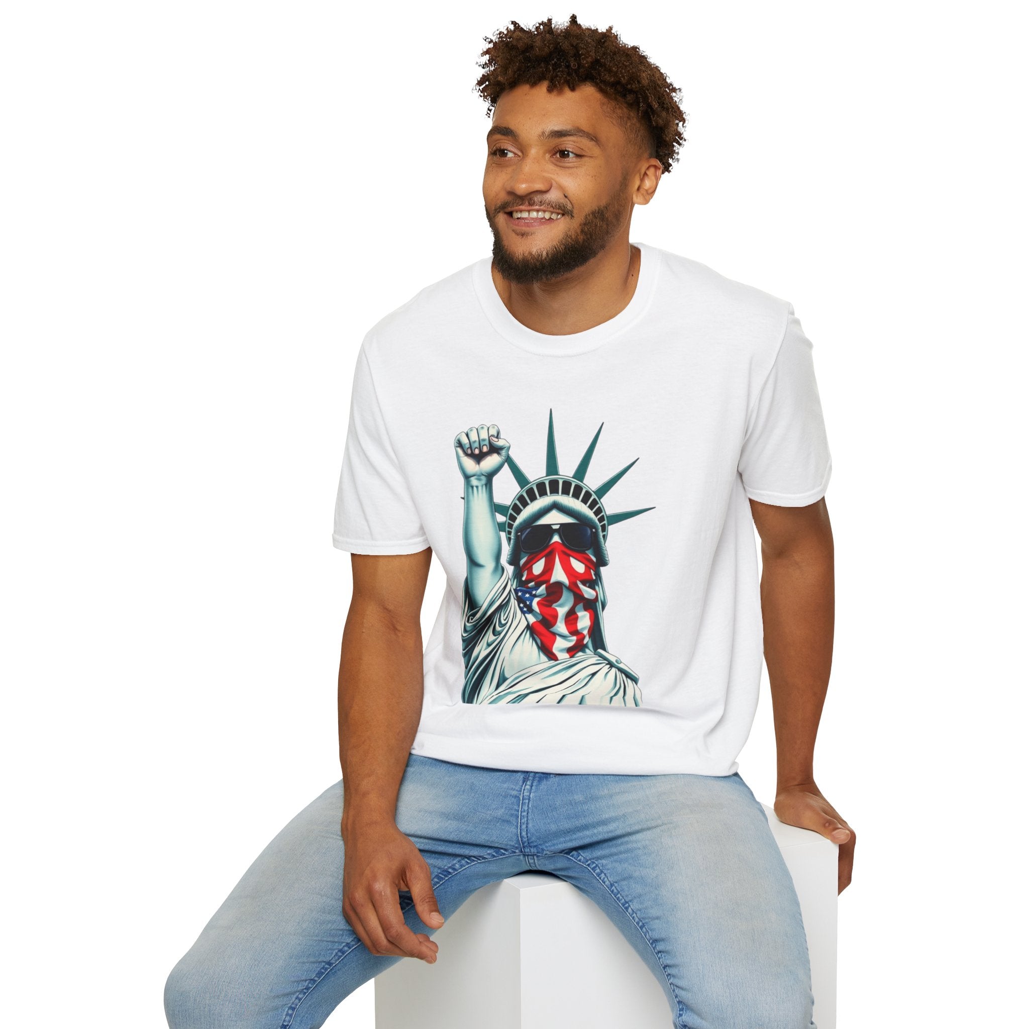 Resist - Patriotic Statue of Liberty T-Shirt - Unisex Softstyle Tee