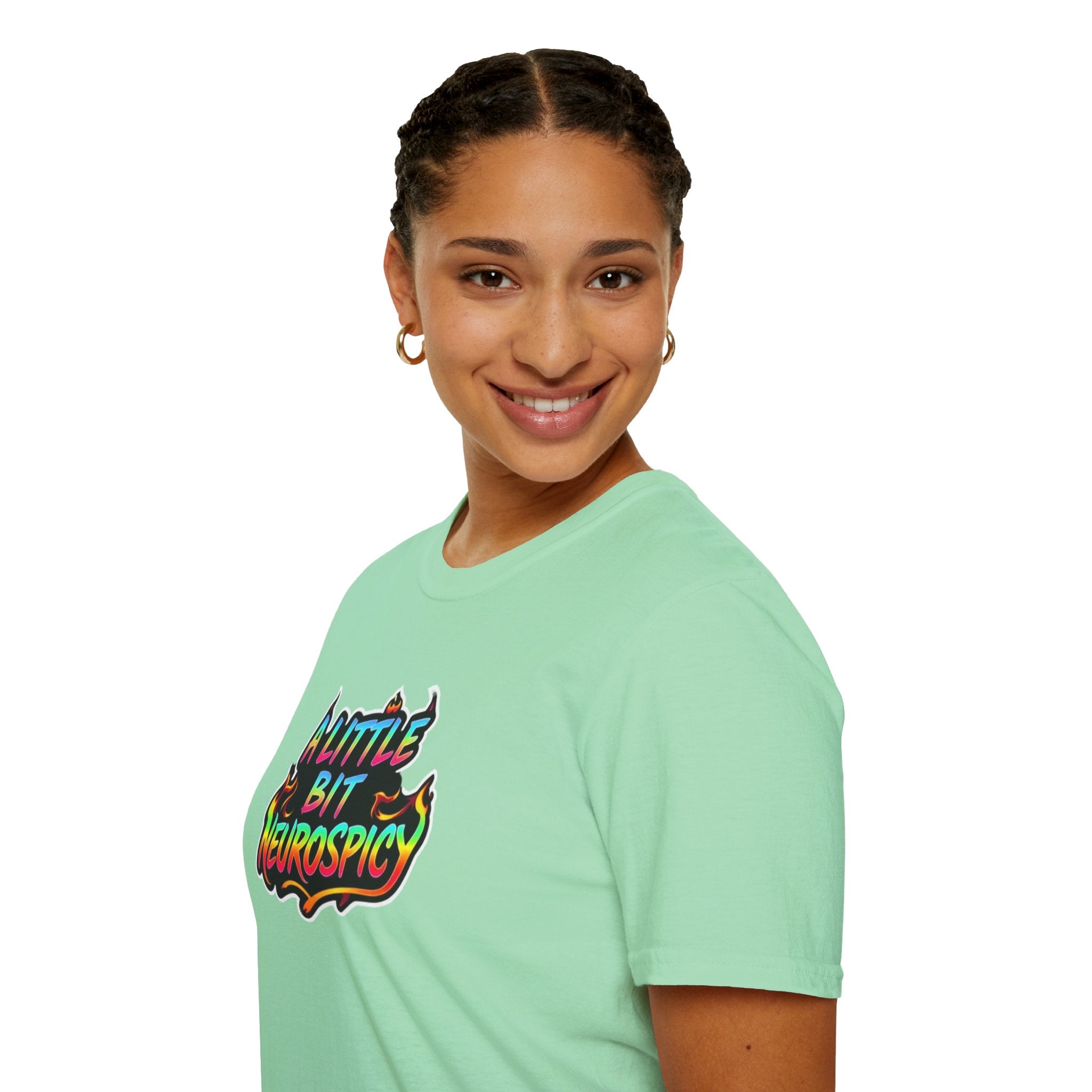 Camiseta unisex de estilo suave A Little Bit Neurospicy: camiseta gráfica divertida y peculiar para la conciencia neurodivergente