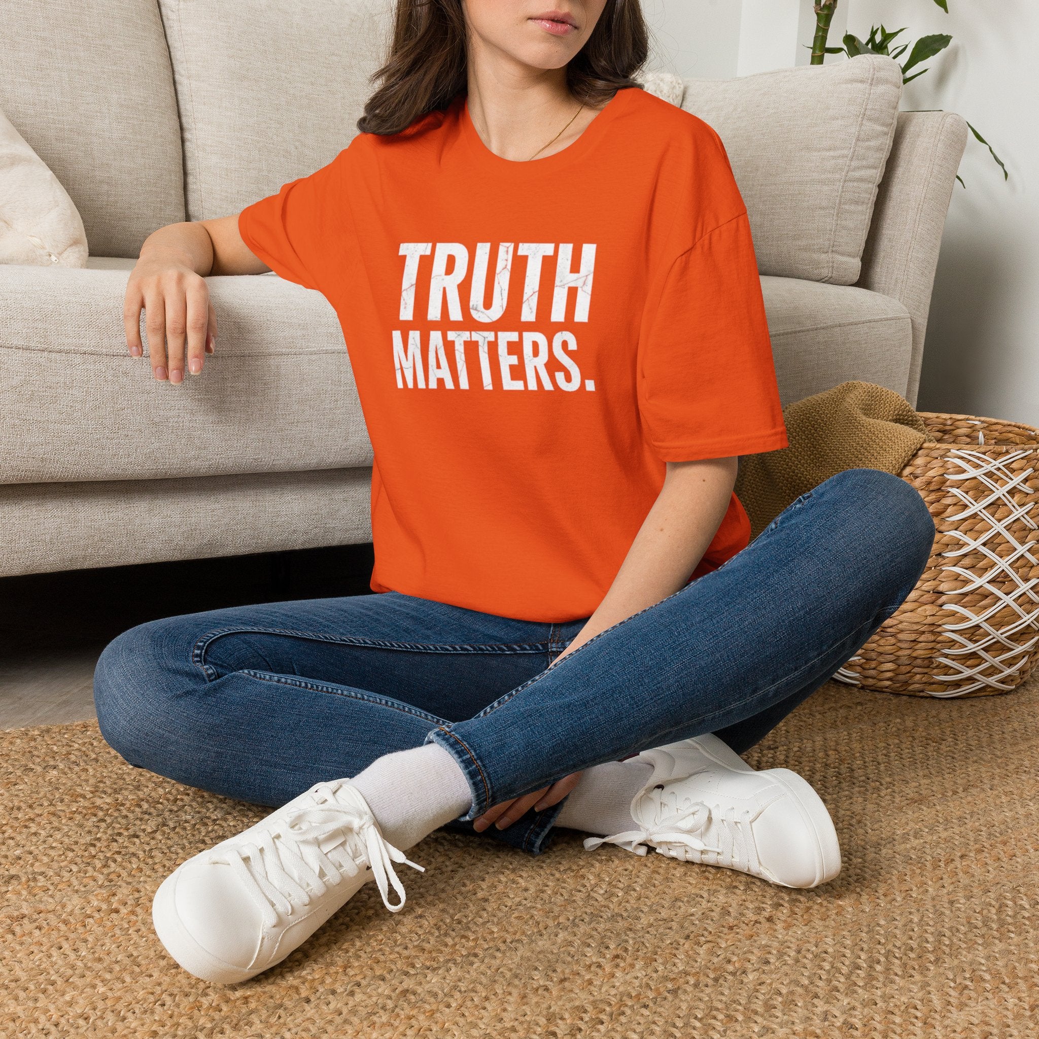 Camiseta unisex de estilo suave: camiseta con el lema "La verdad importa", ideal para activistas y uso diario.