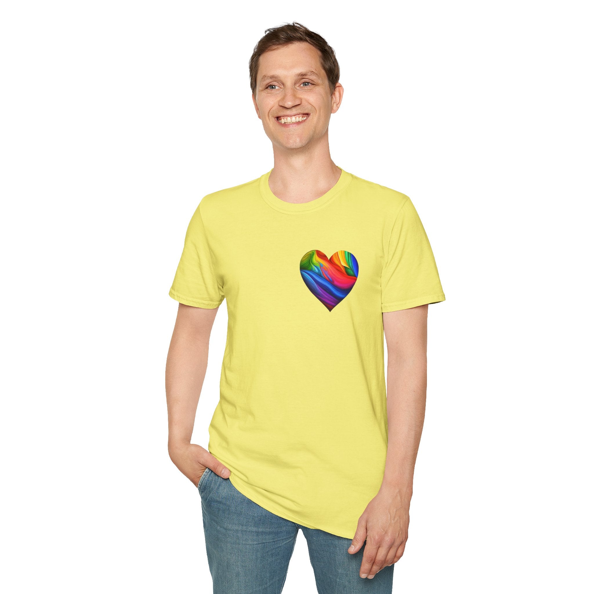 Camiseta unisex Softstyle - Diseño de corazón de orgullo con la frase 'La existencia es resistencia'