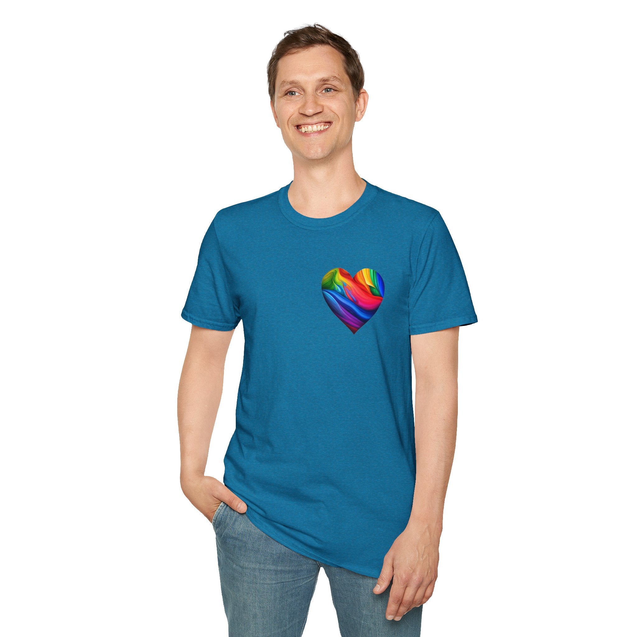 Camiseta unisex Softstyle - Diseño de corazón de orgullo con la frase 'La existencia es resistencia'